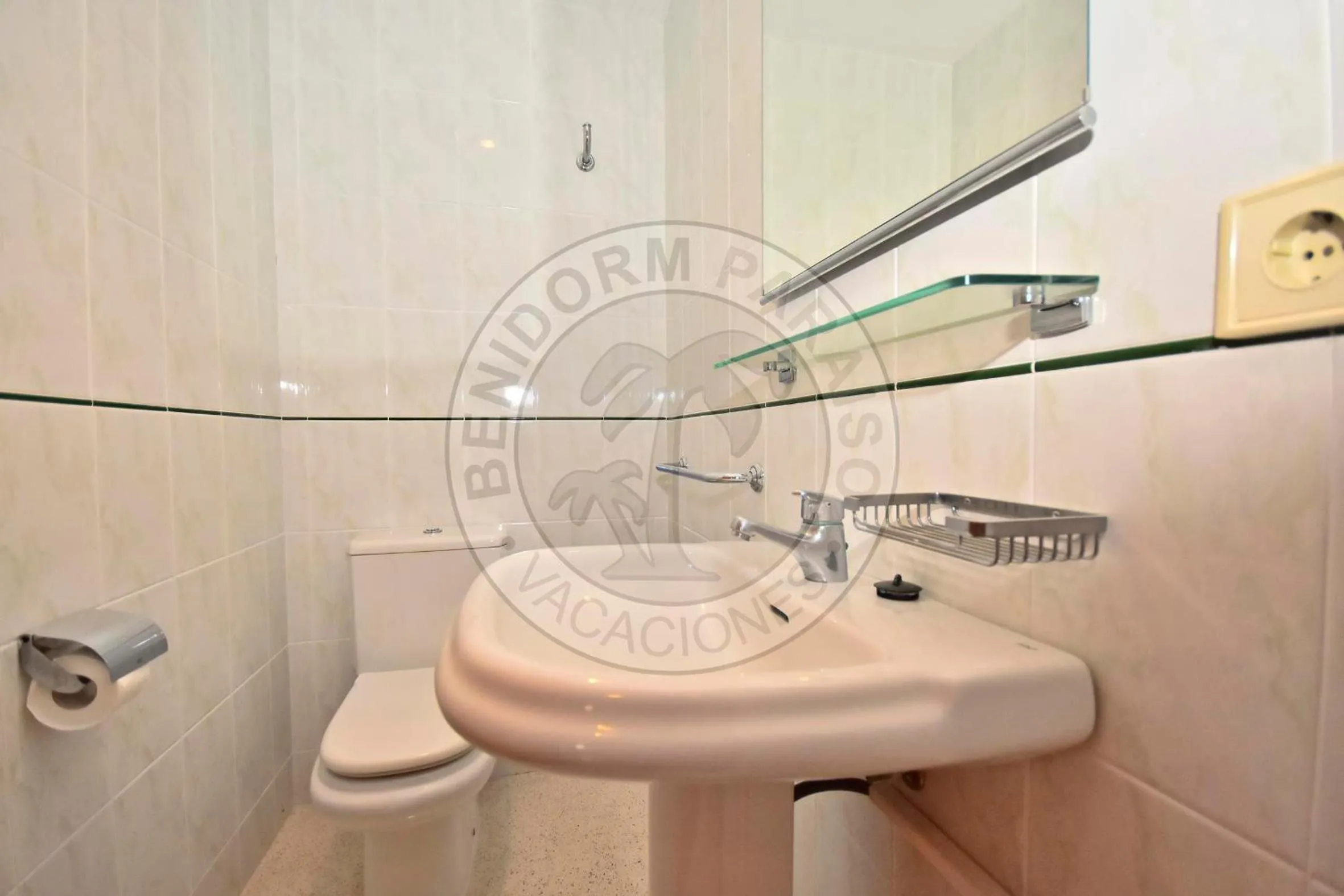Toilet in Apartamentos Paraíso Centro - BenidormParaíso