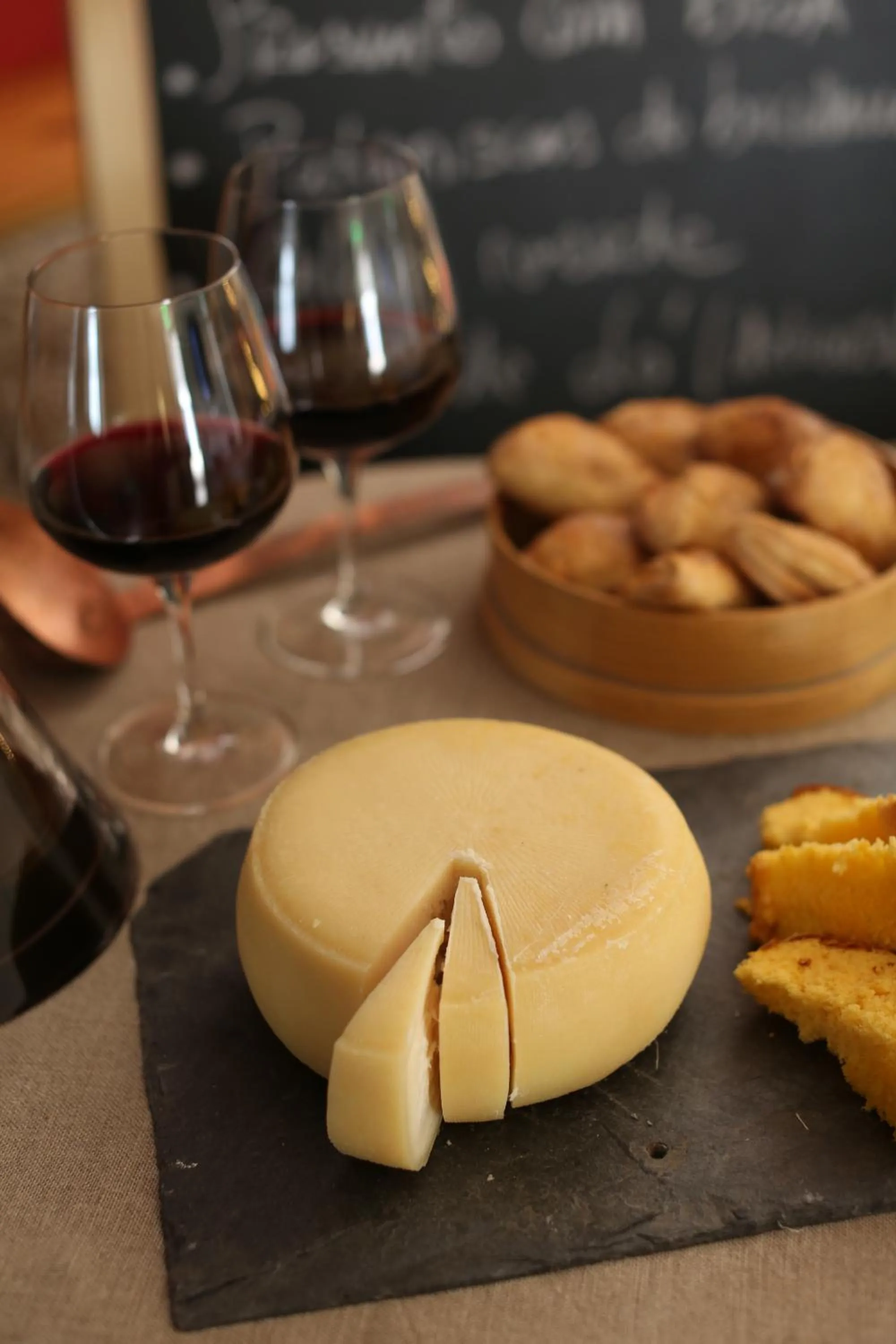 Restaurant/places to eat in Solar Egas Moniz-Charming House & Local Experiences