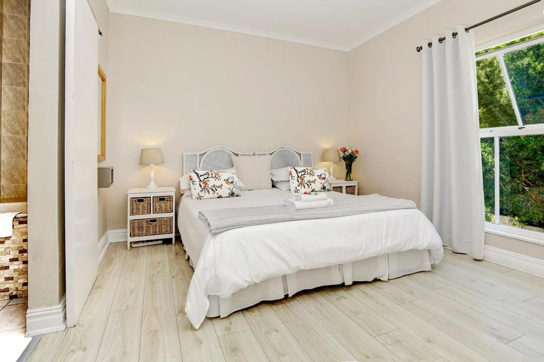 Bedroom, Bed in Bell Rosen Guest House Bedroom, Bed in Bell Rosen Guest House