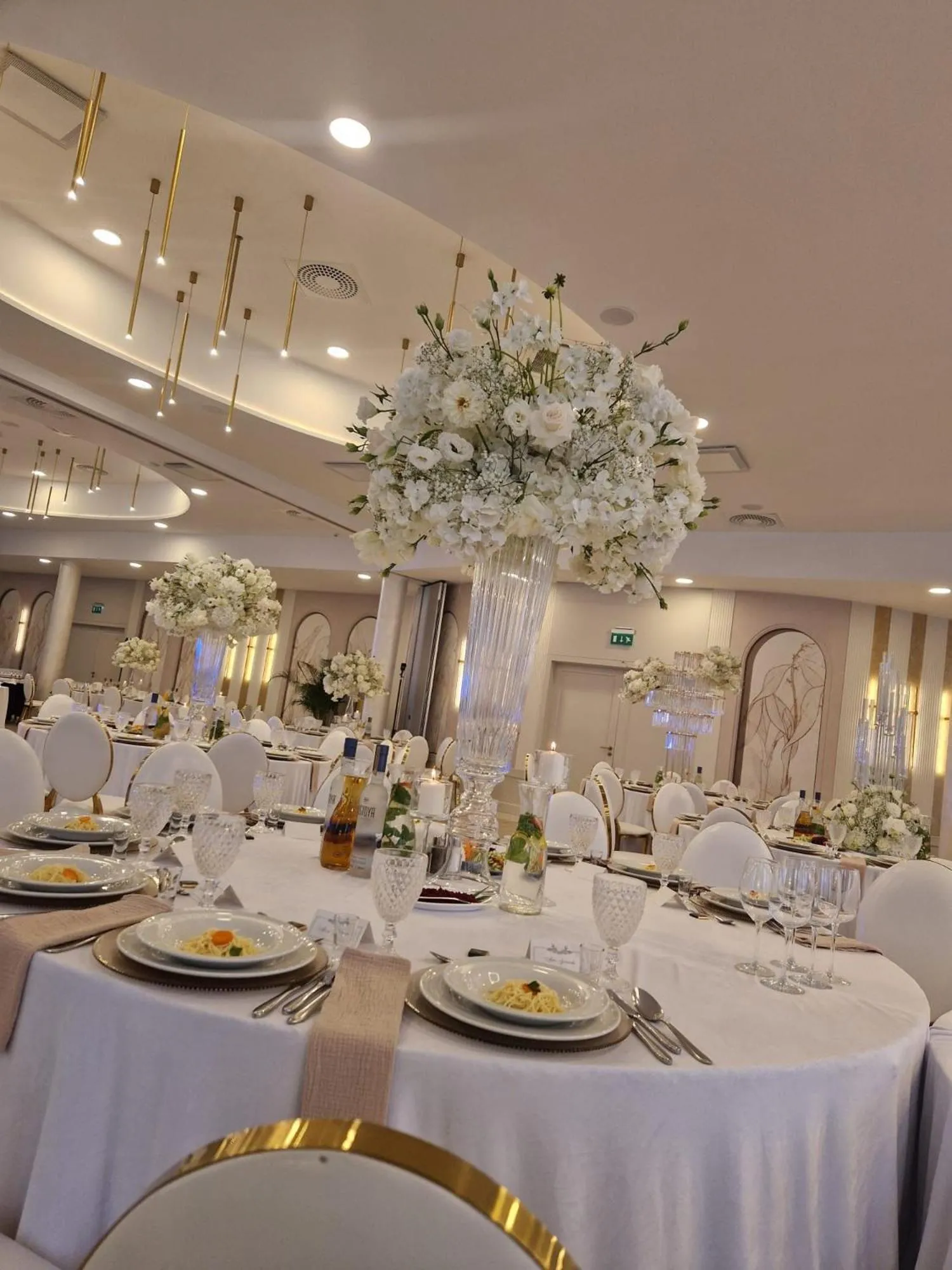 Restaurant/places to eat in Hotel Kristoff