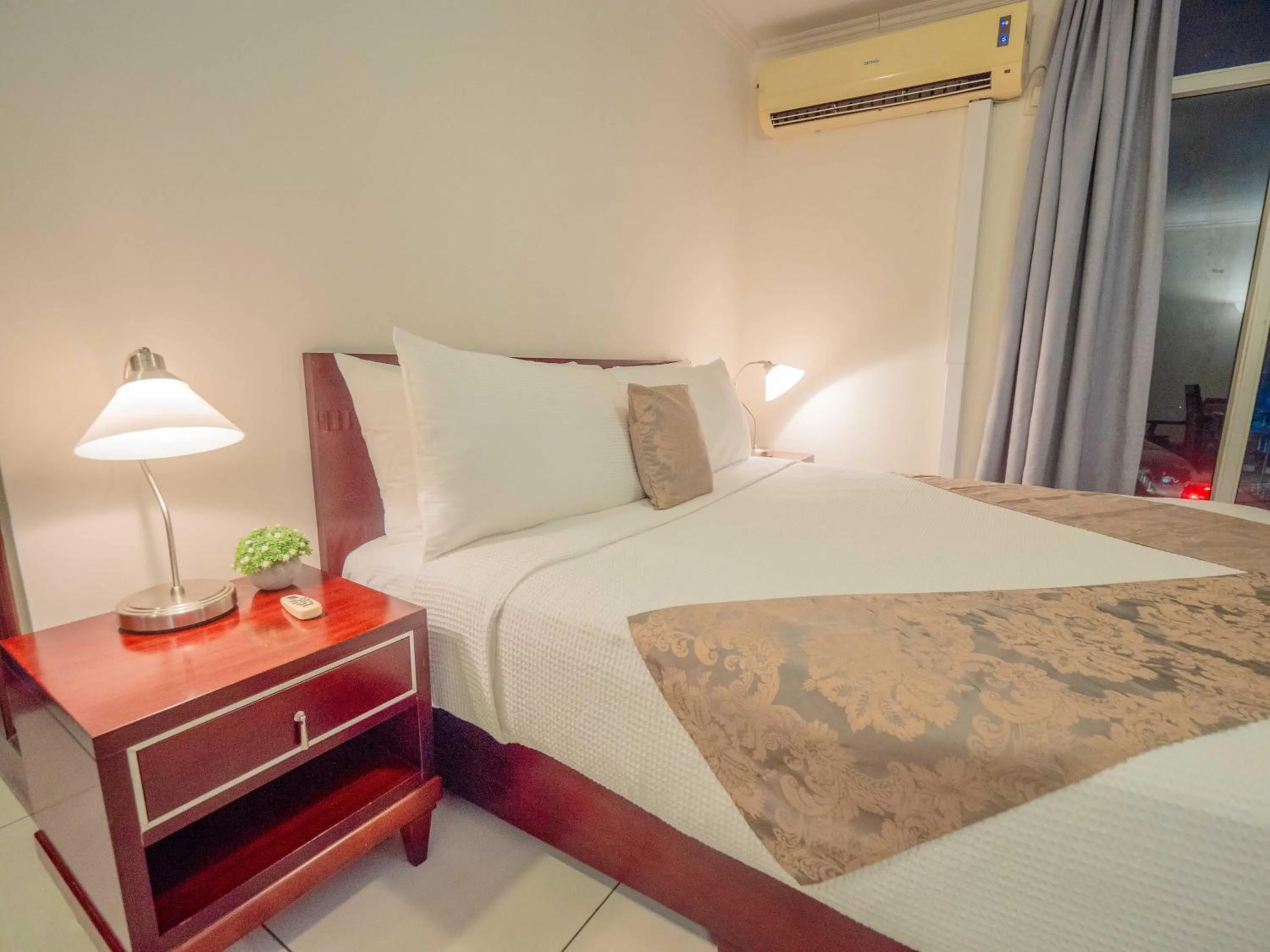 Bed in Hotel Palacio