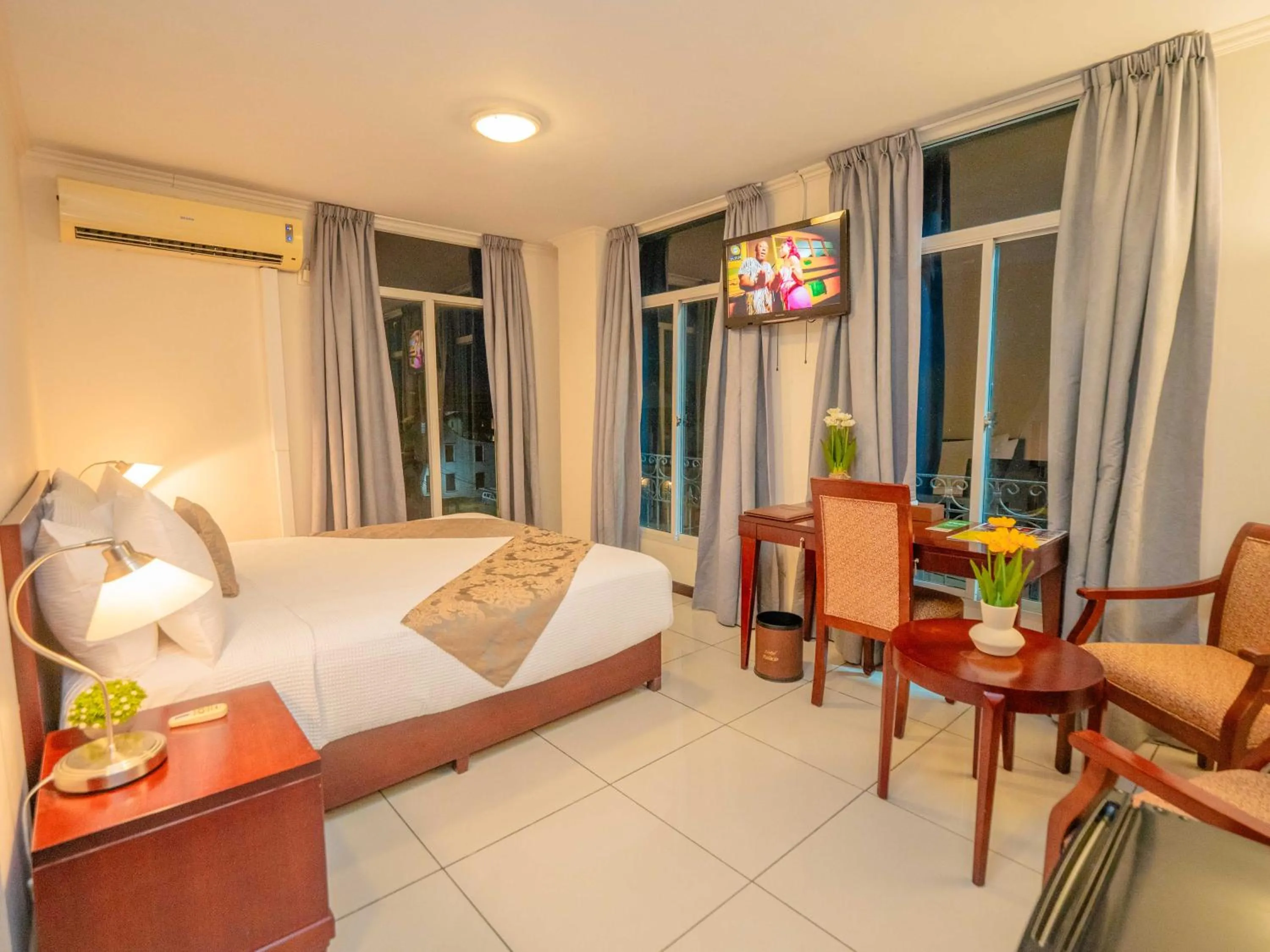 Bed in Hotel Palacio