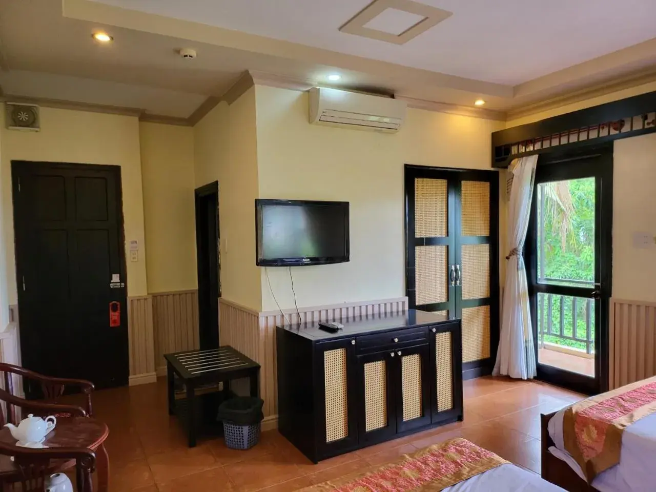 TV and multimedia, Bed in Rang Garden Bungalow TV and multimedia, Bed in Rang Garden Bungalow
