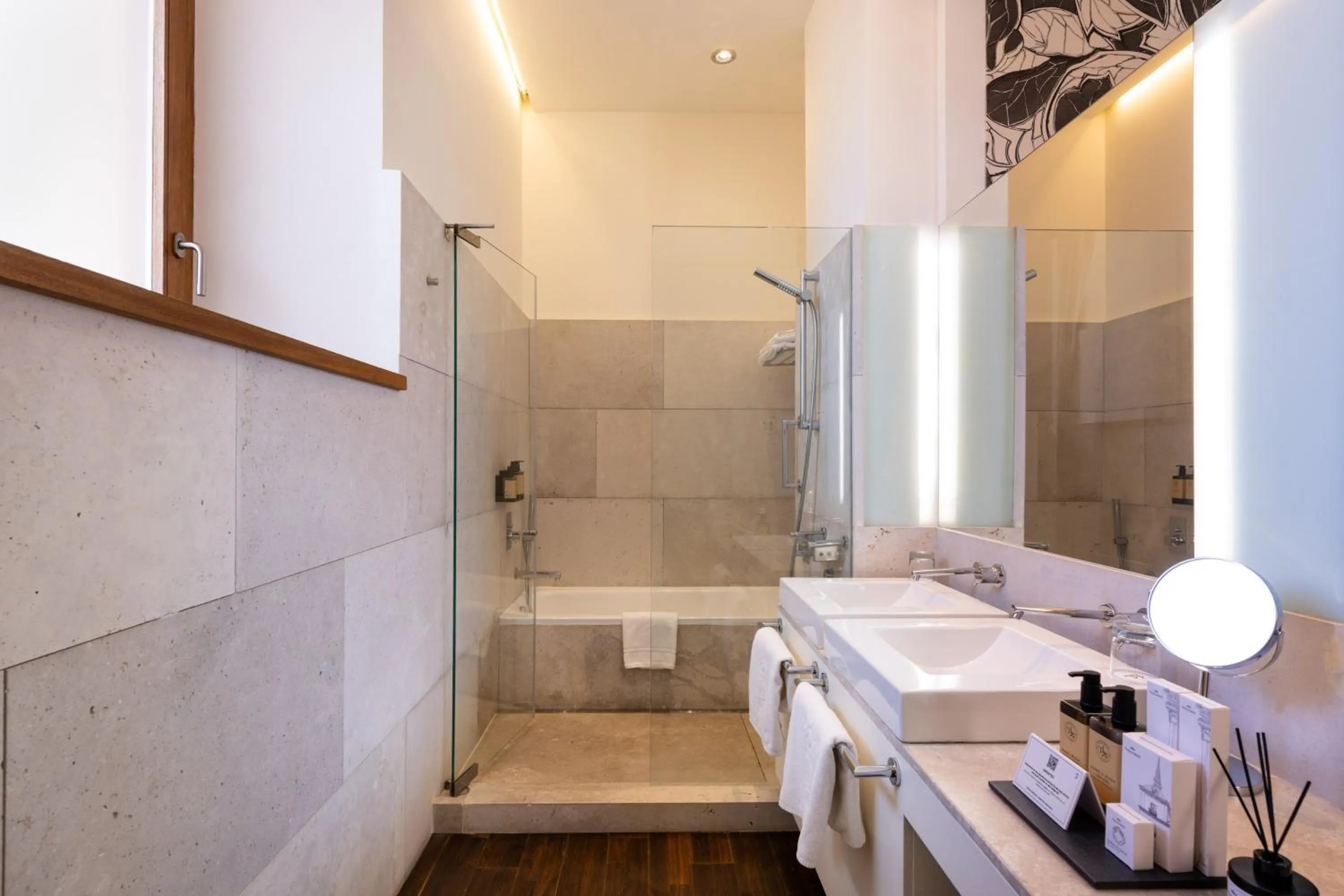 Bathroom in Parador de Alcalá de Henares