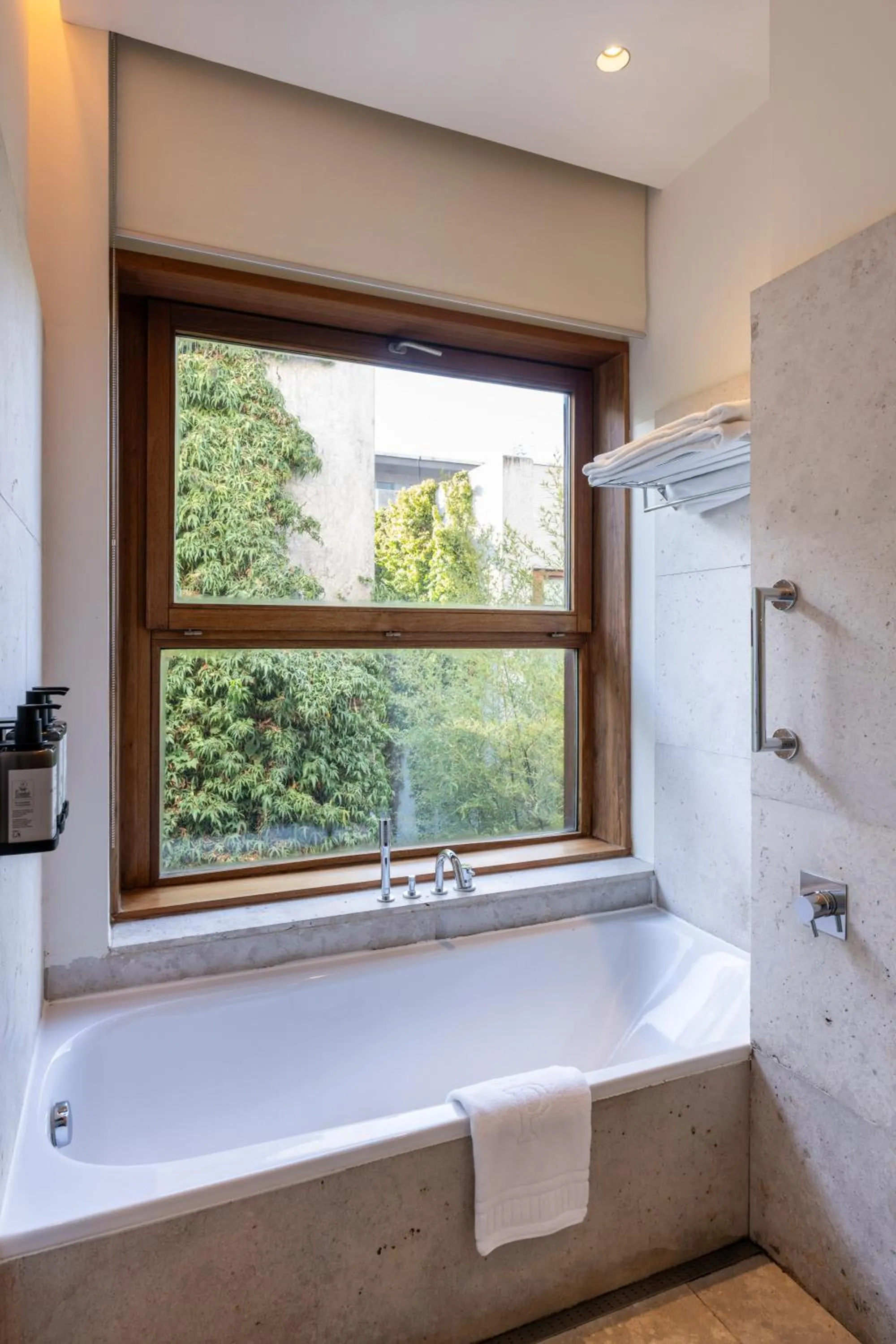Bathroom in Parador de Alcalá de Henares