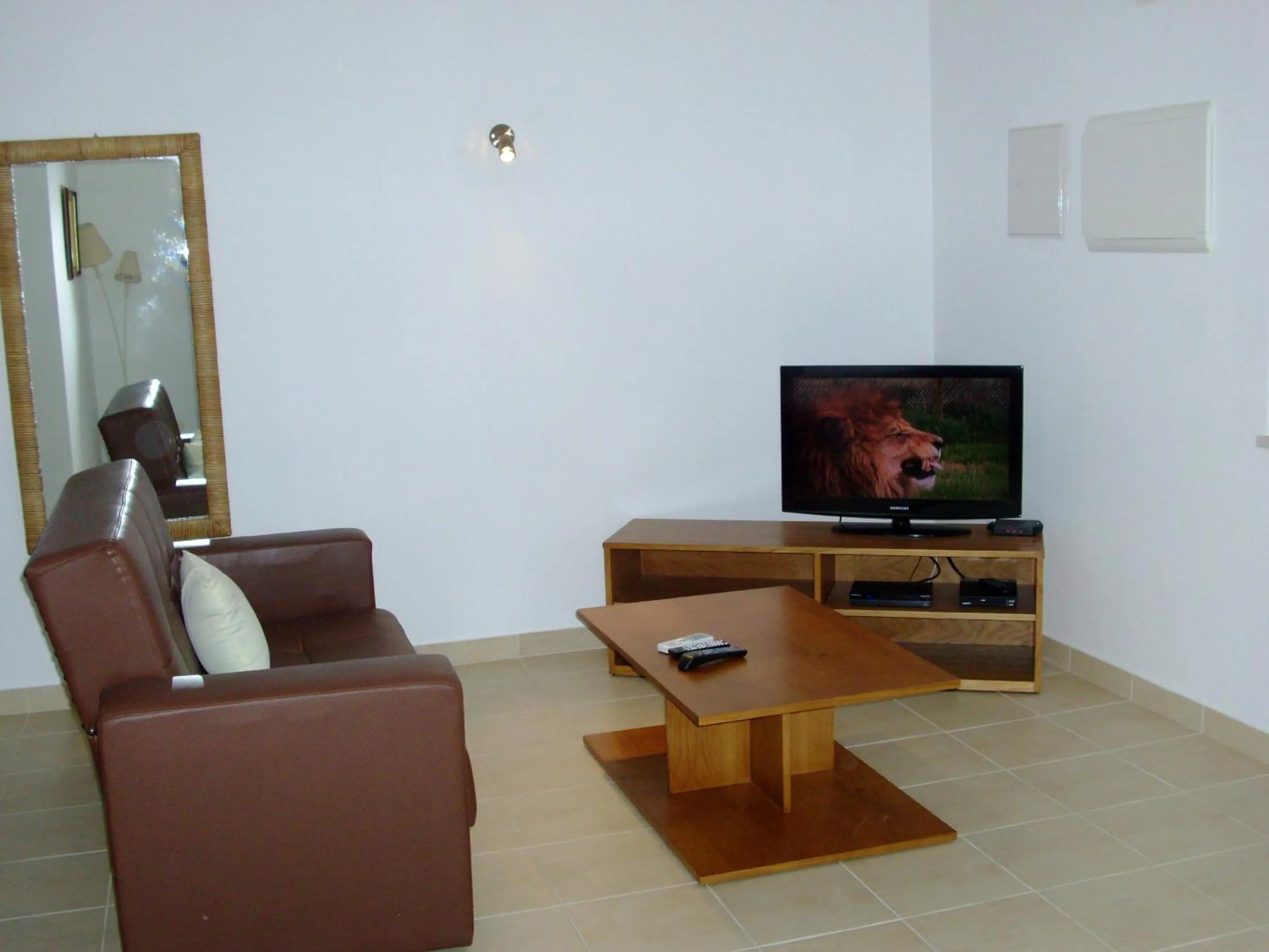 Communal lounge/ TV room in RC - Pata Residence
