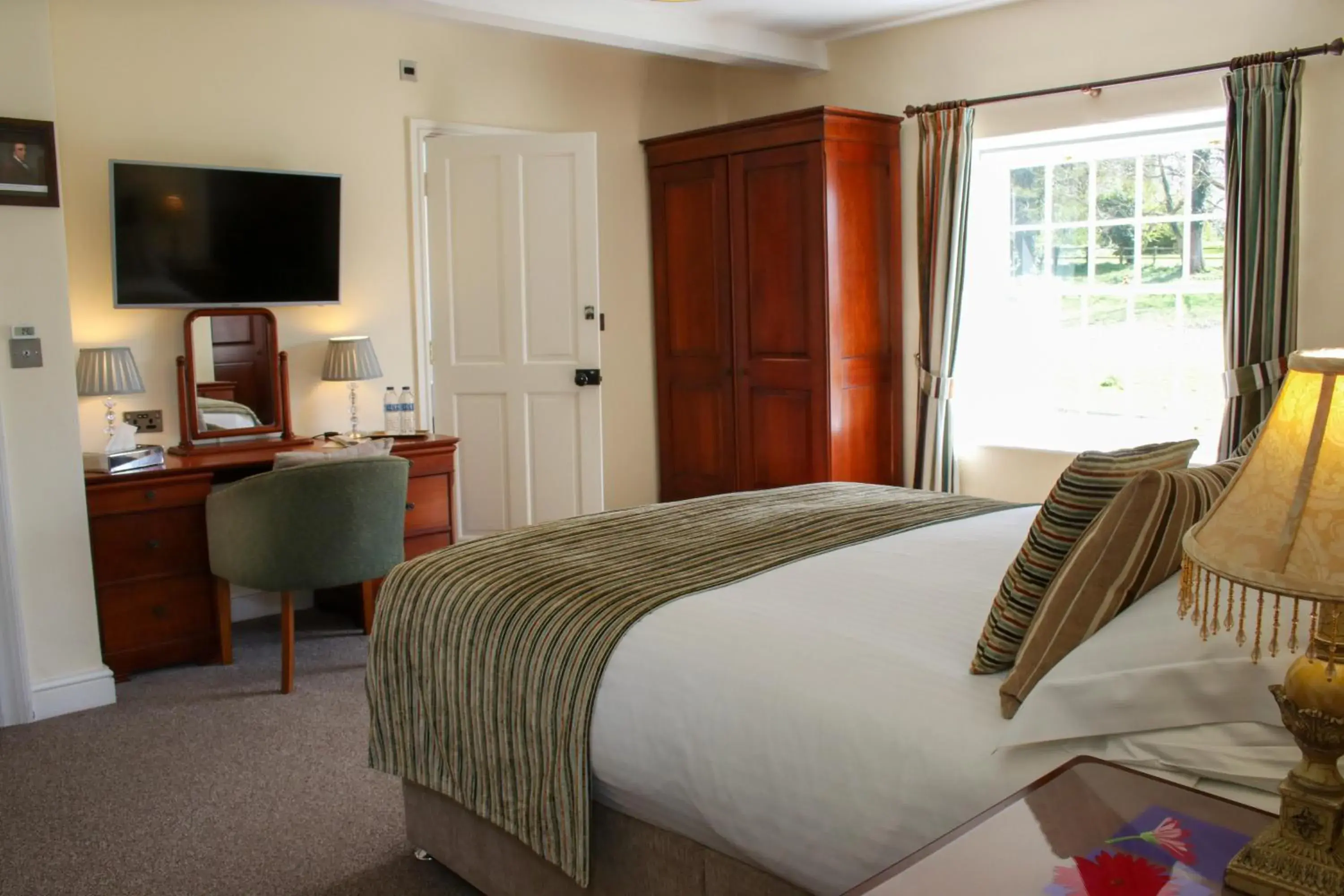 Superior Room - single occupancy in Rollestone Manor B&B and Restaurant Superior Room - single occupancy in Rollestone Manor B&B and Restaurant