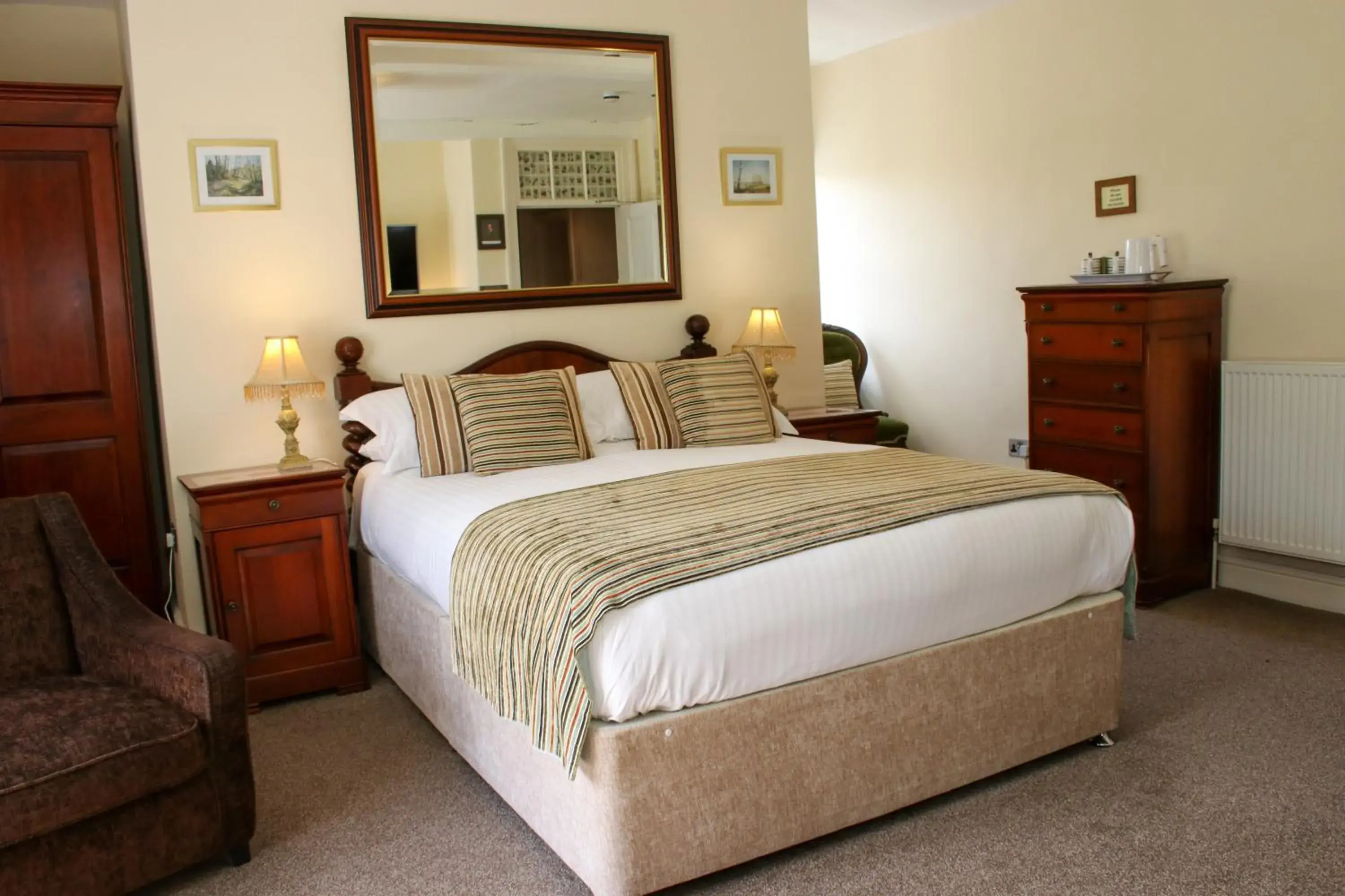 Superior Room - single occupancy in Rollestone Manor B&B and Restaurant Superior Room - single occupancy in Rollestone Manor B&B and Restaurant