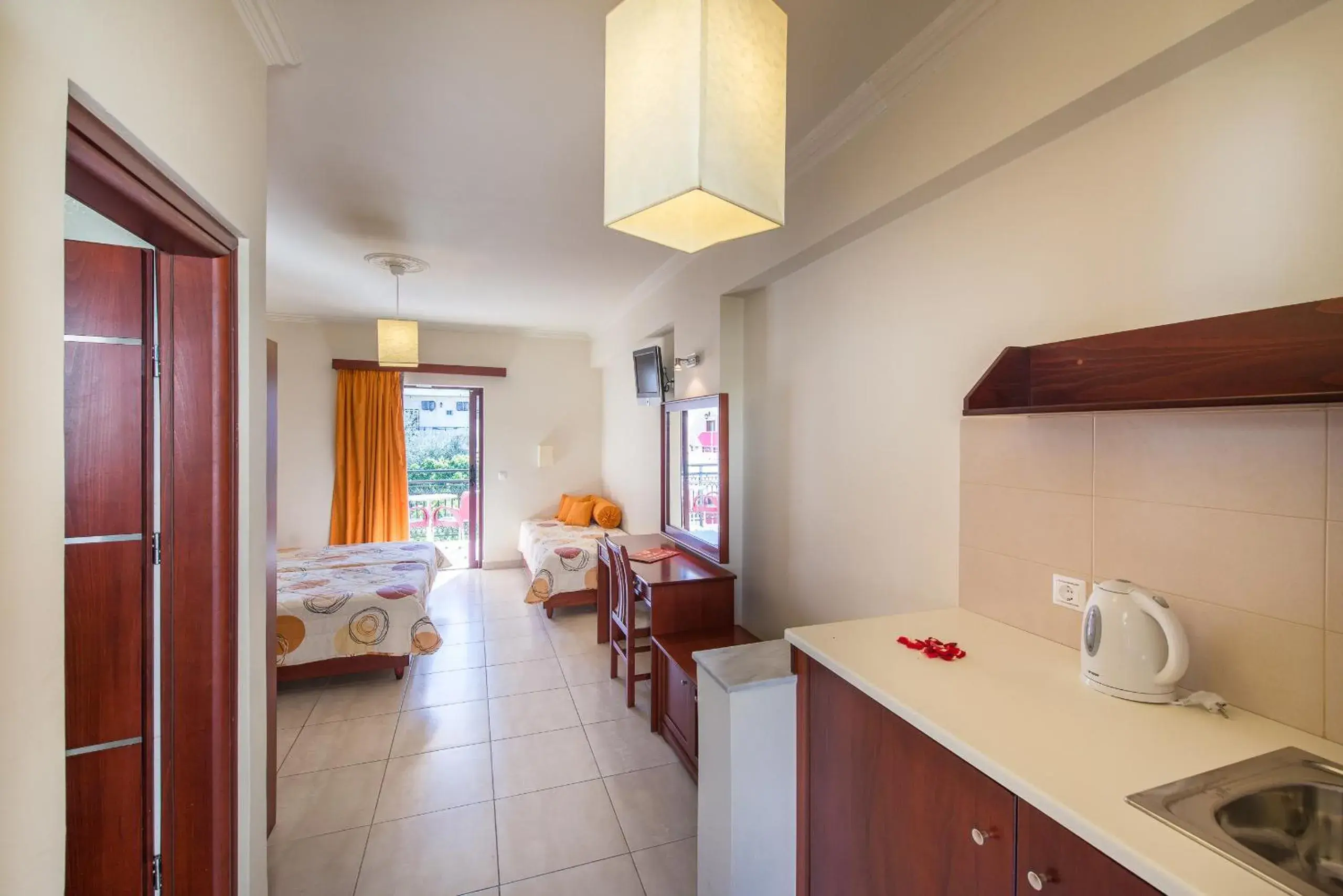 Canadian Hotel Canadian Hotel