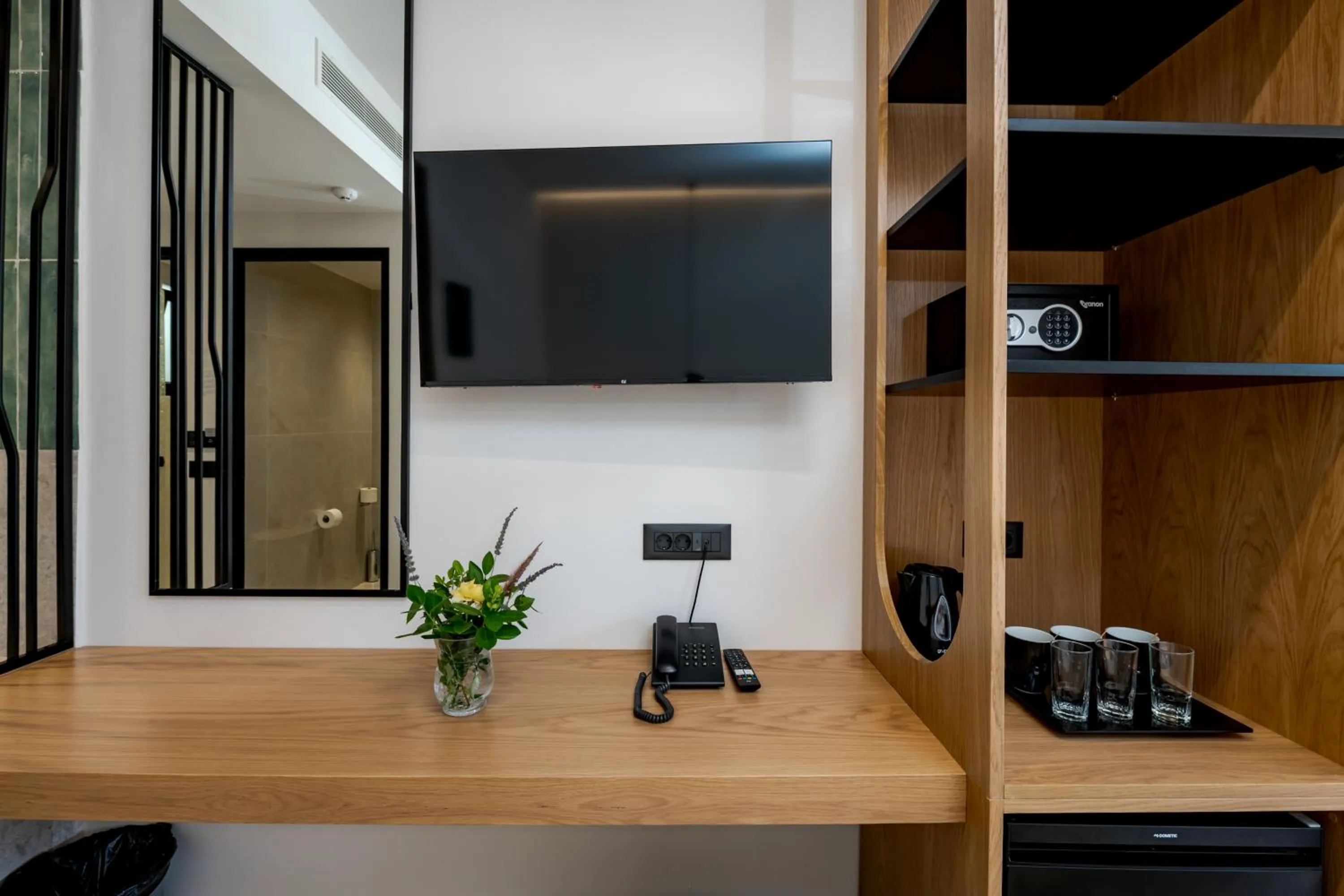 TV and multimedia in Canadian Hotel