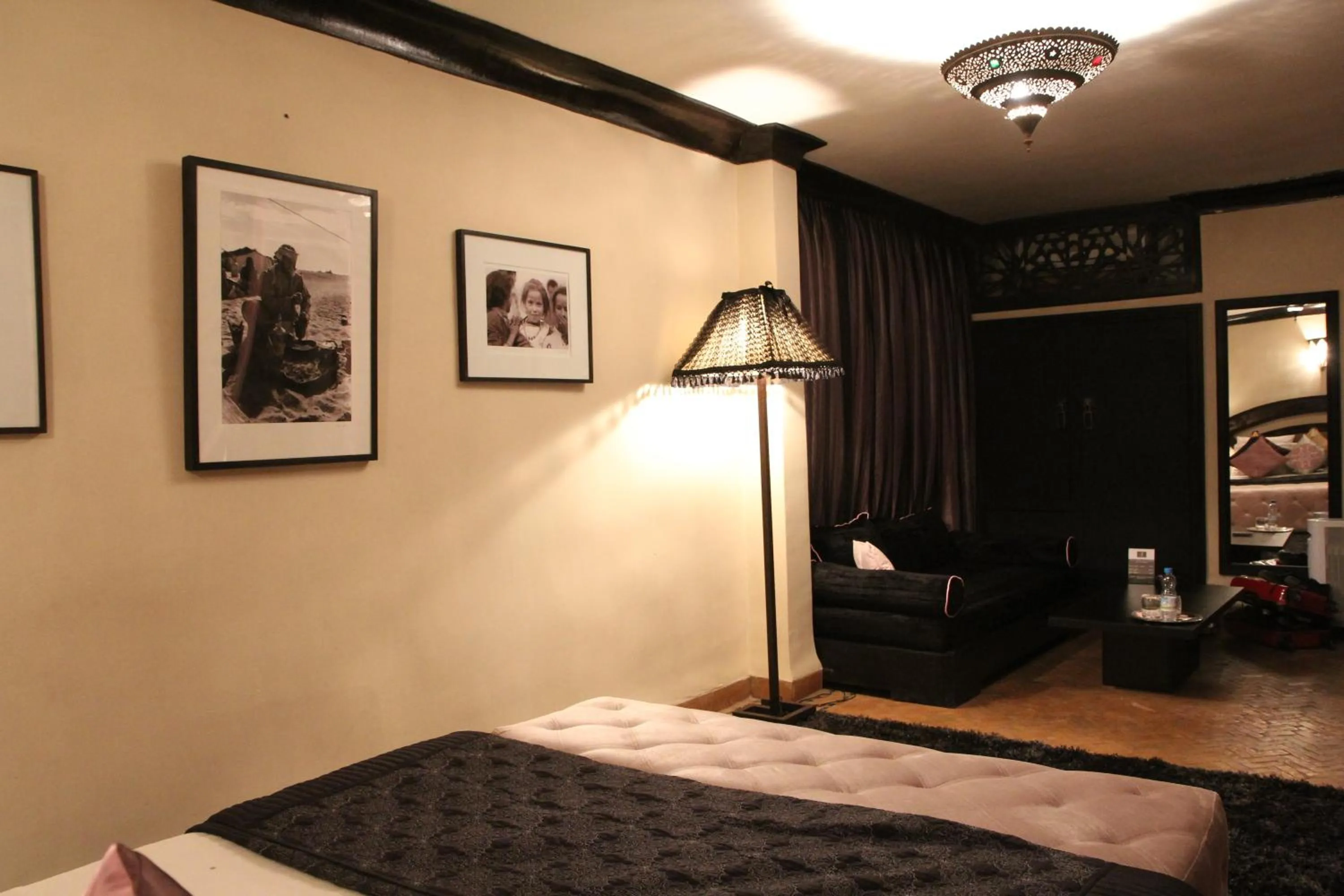 Seating area, Bed in Riad Terra Bahia