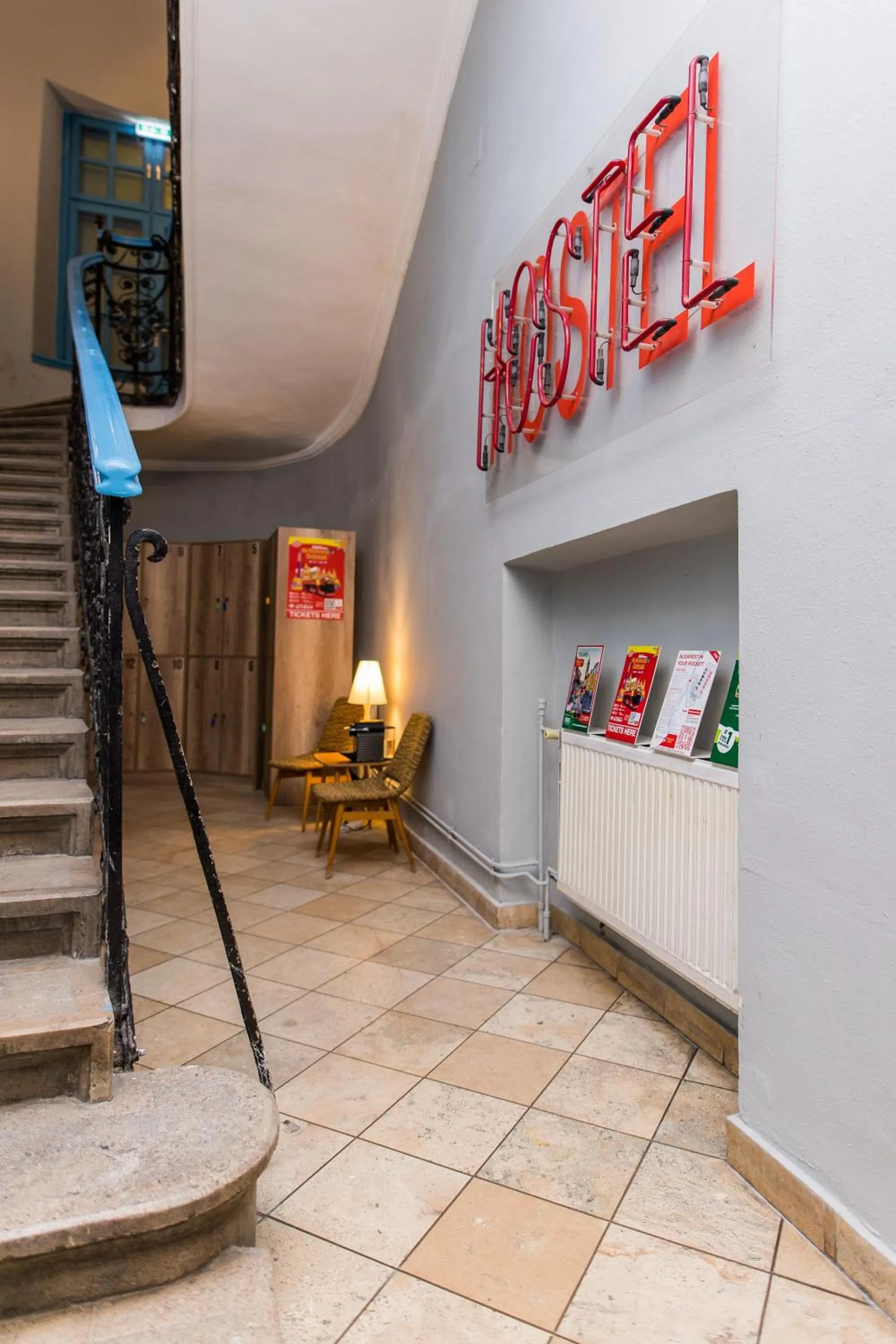 Lobby or reception in 2B Hostel & Rooms