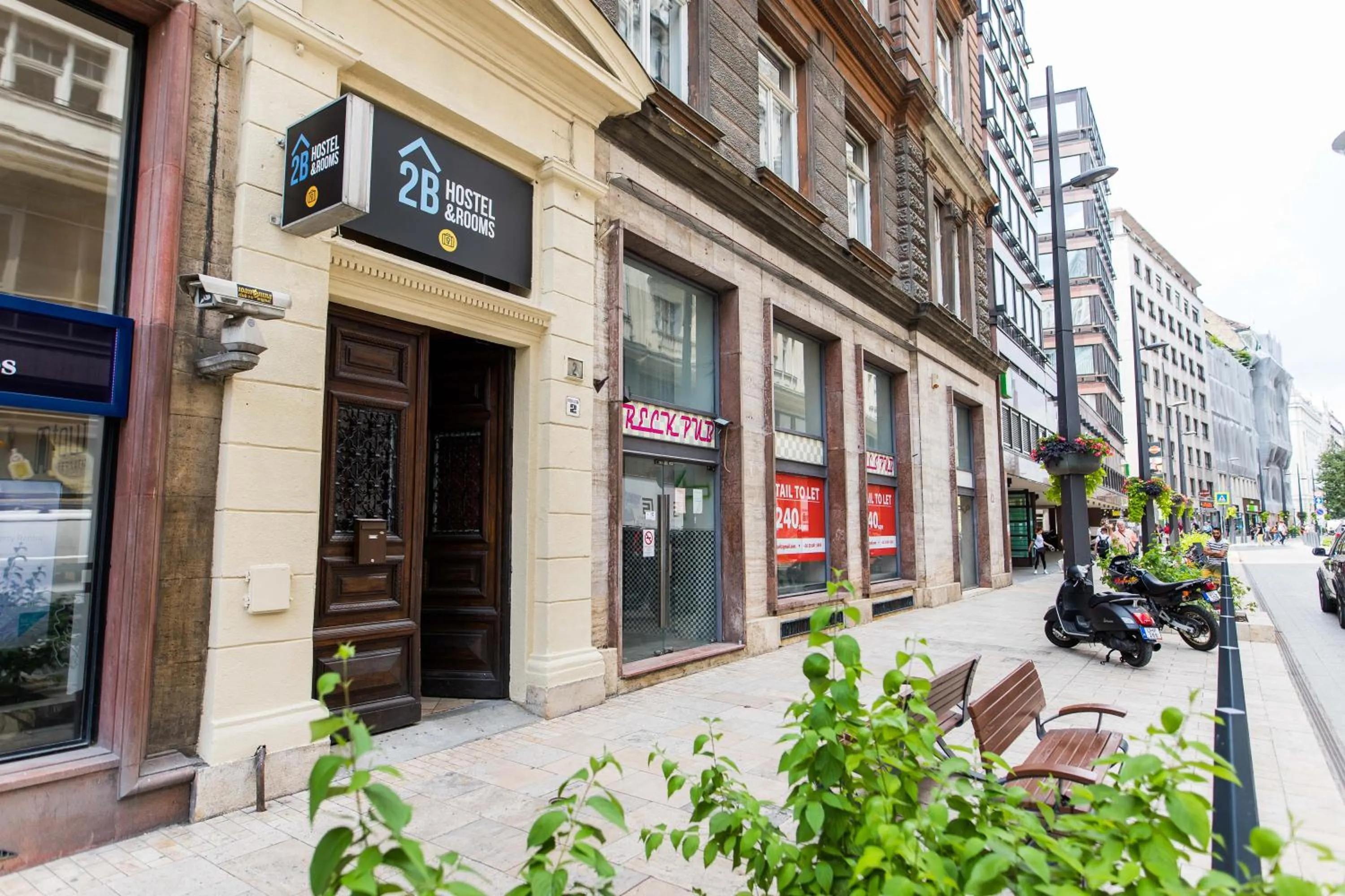 Facade/entrance in 2B Hostel & Rooms