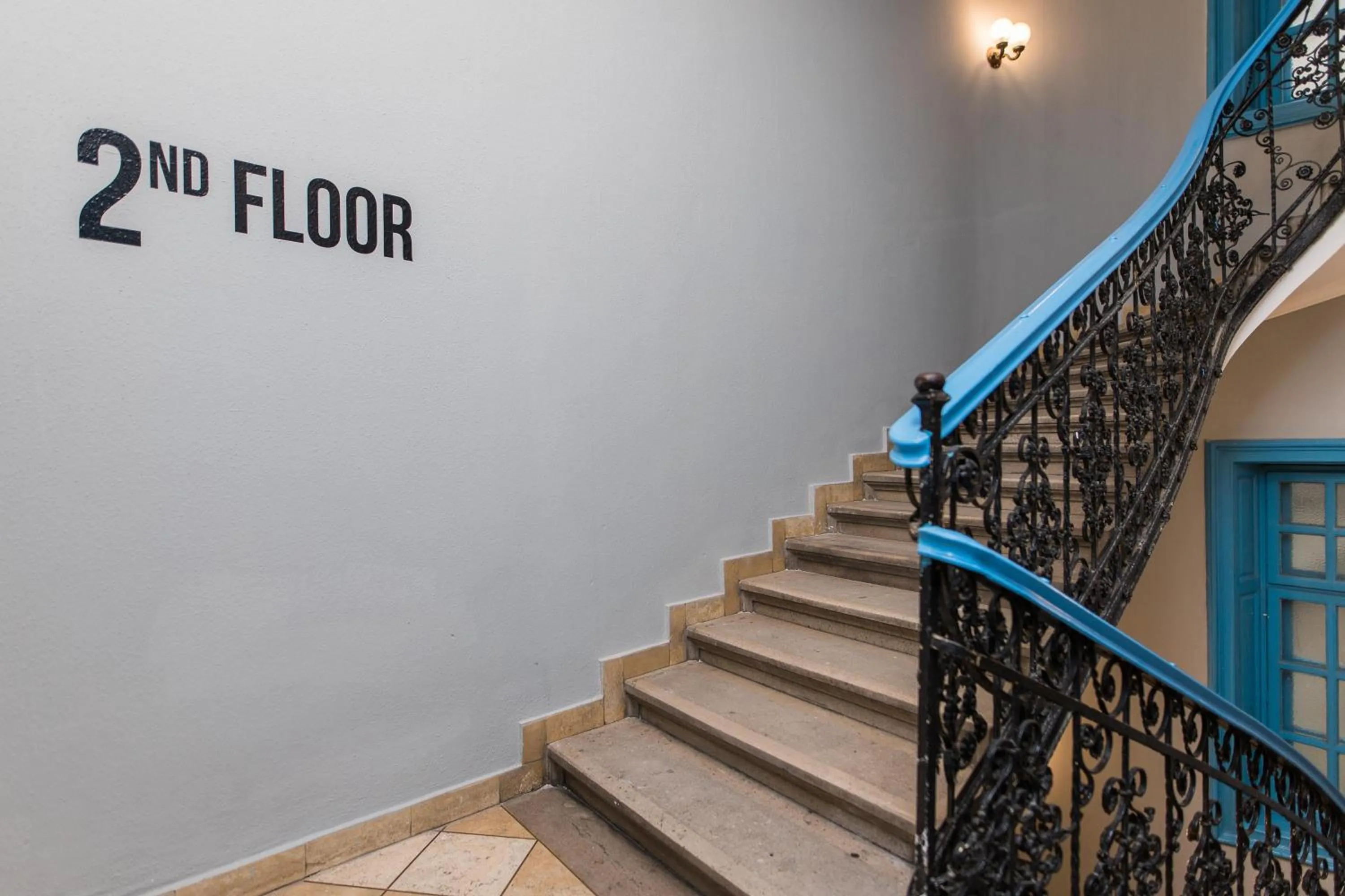 Property building in 2B Hostel & Rooms