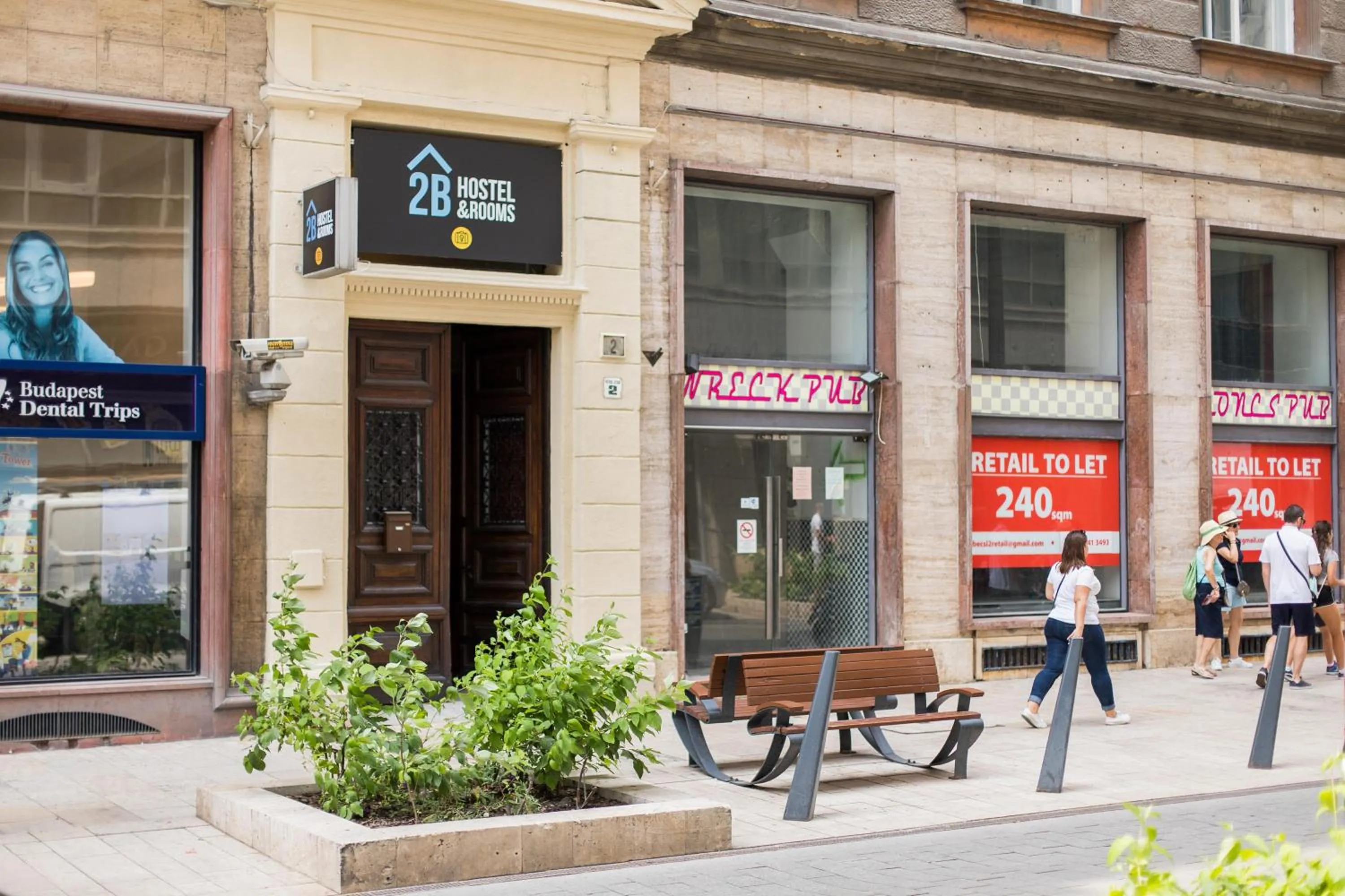 Facade/entrance in 2B Hostel & Rooms