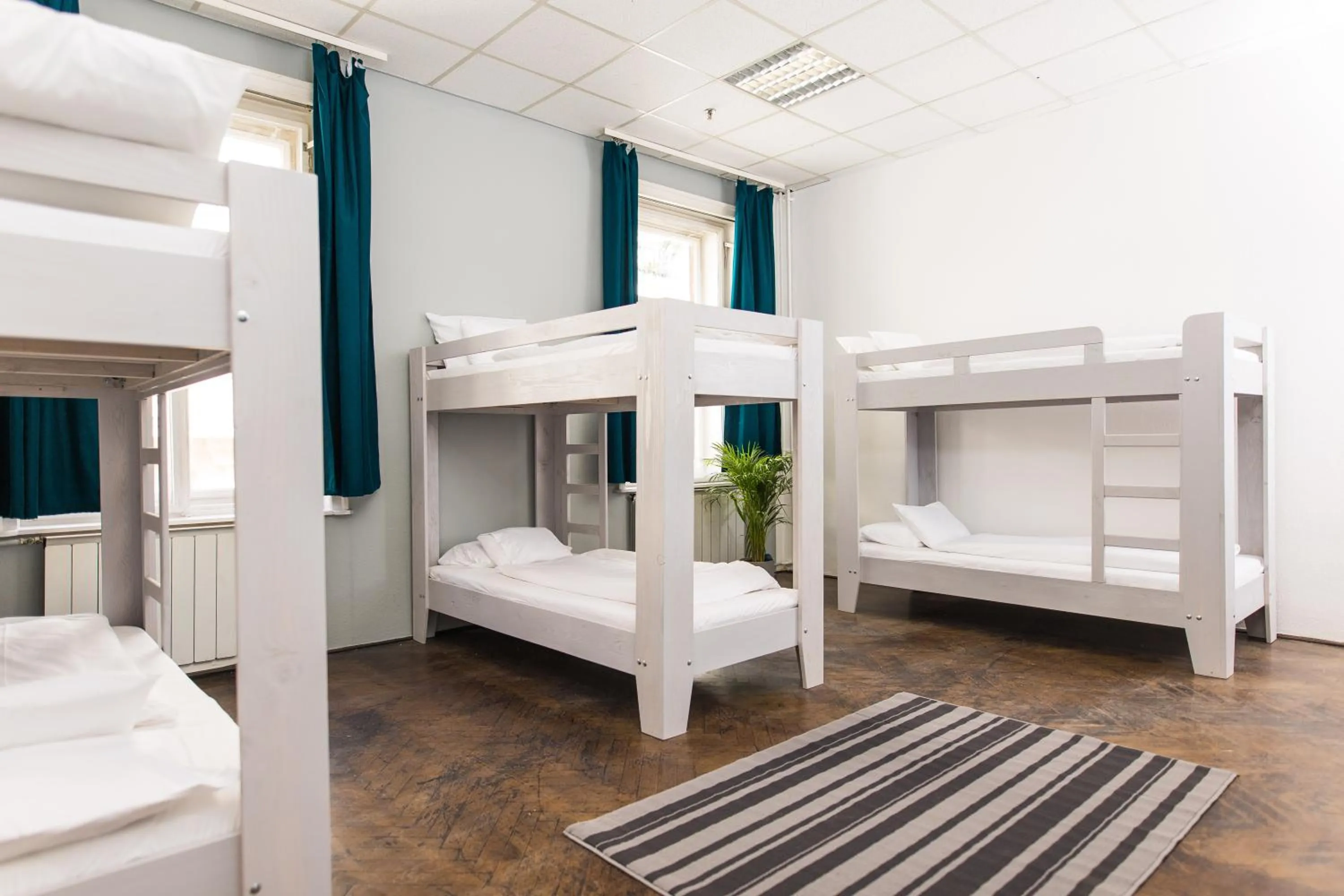 bunk bed in 2B Hostel & Rooms