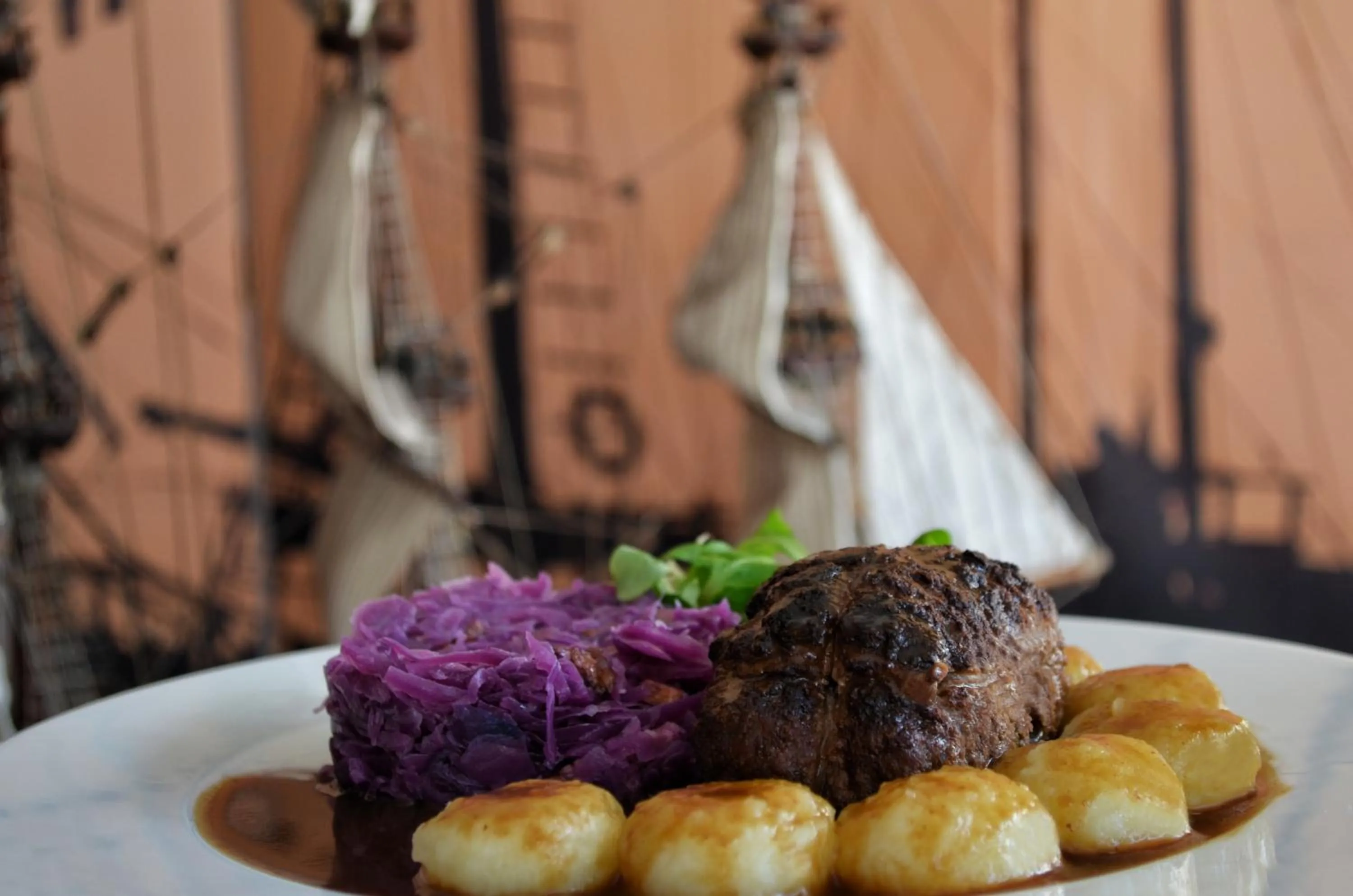 Restaurant/places to eat in Hotel Malinowski Business