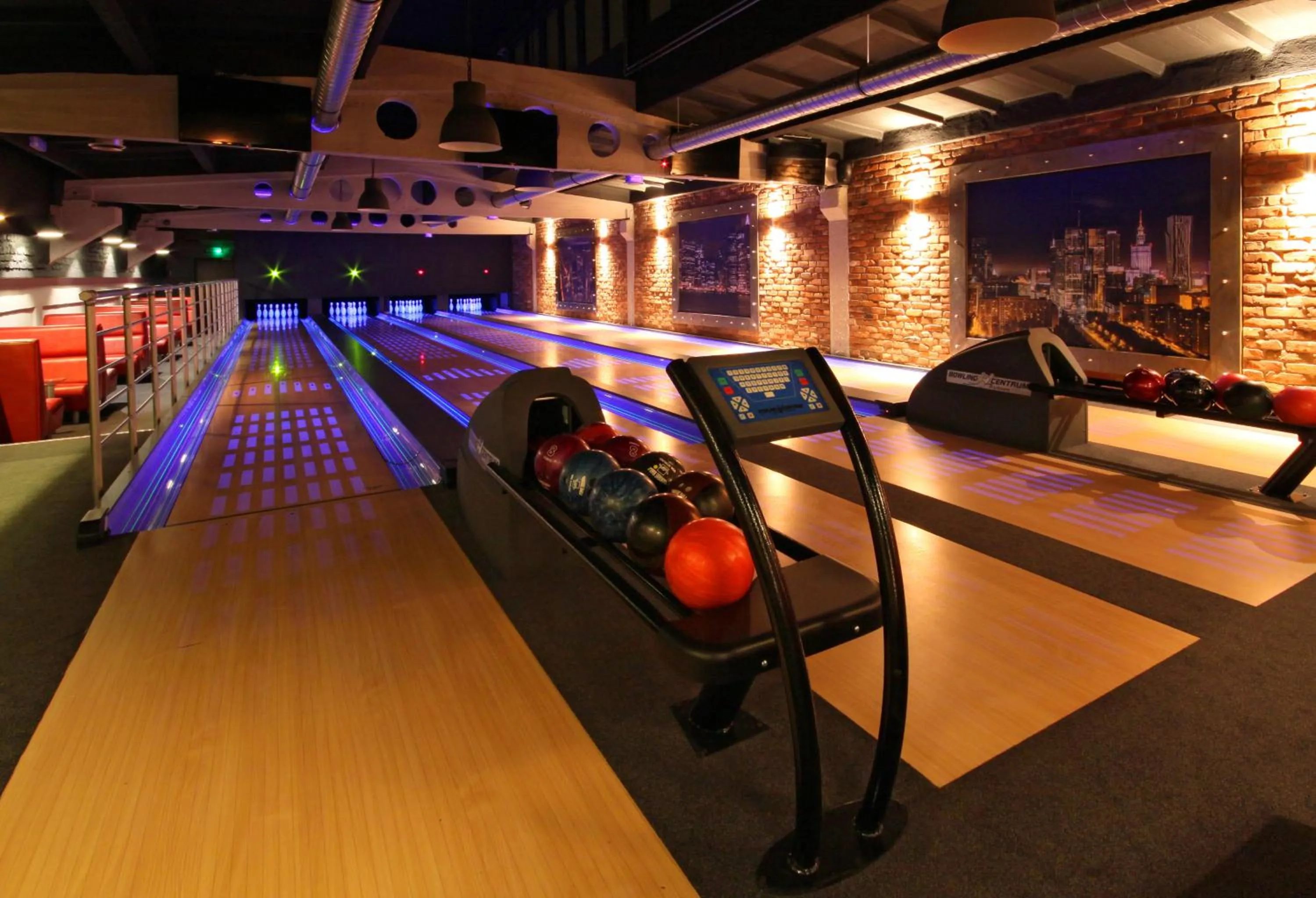 Bowling in Hotel Malinowski Business