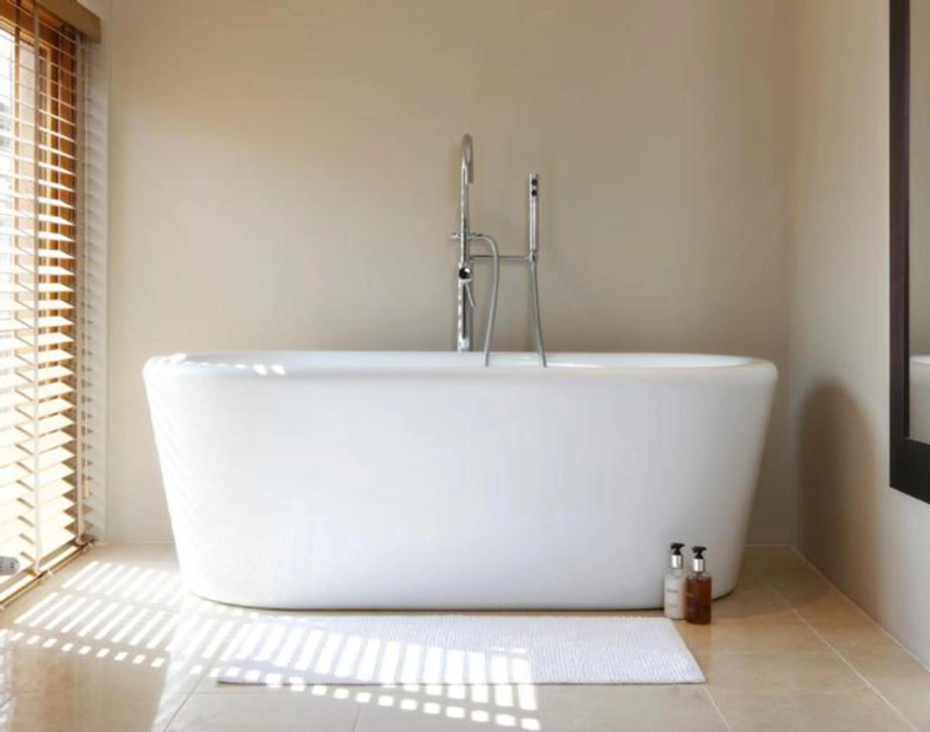 Bathroom in The Lamb Inn