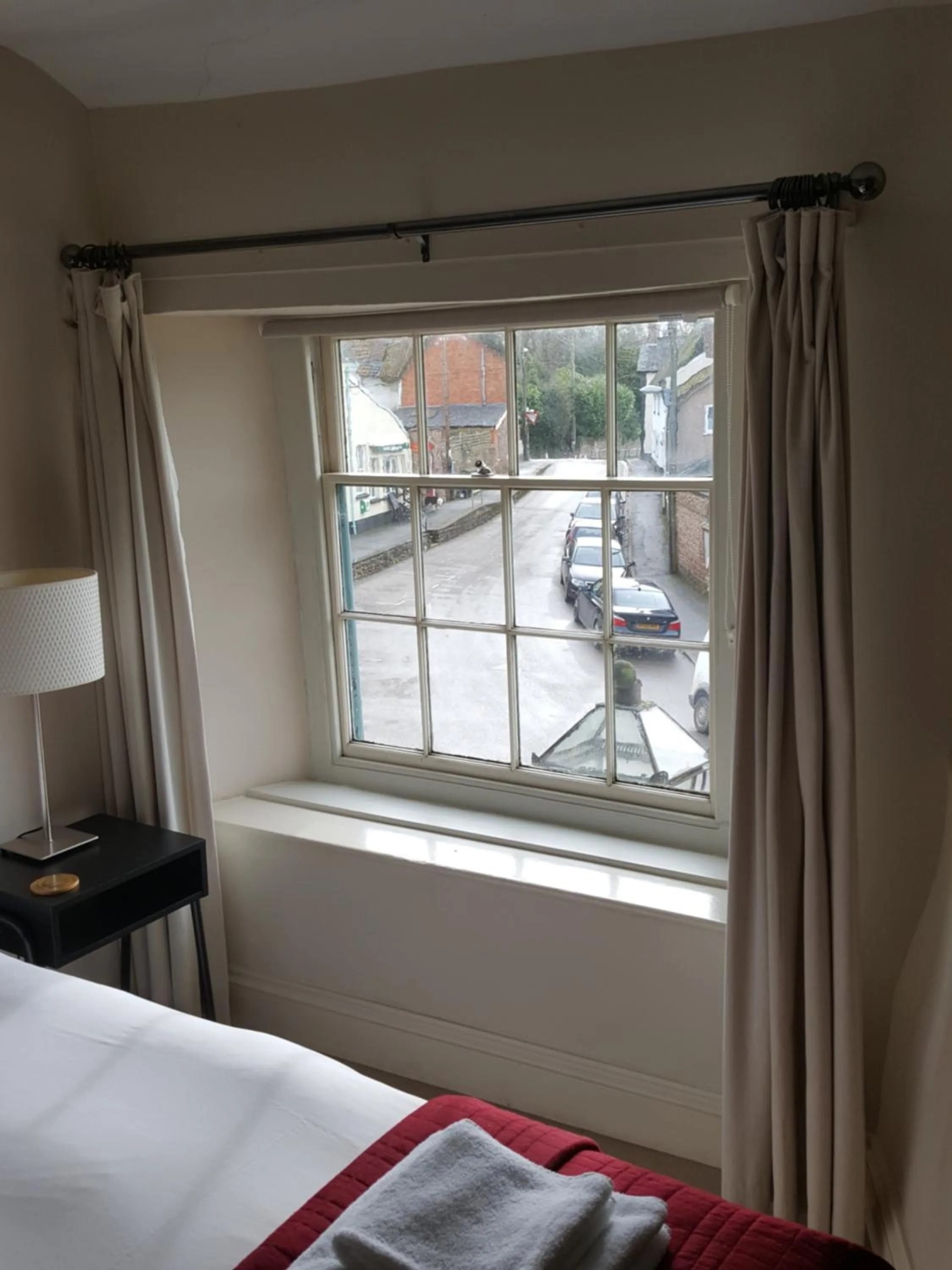 View (from property/room), Bed in The Lamb Inn