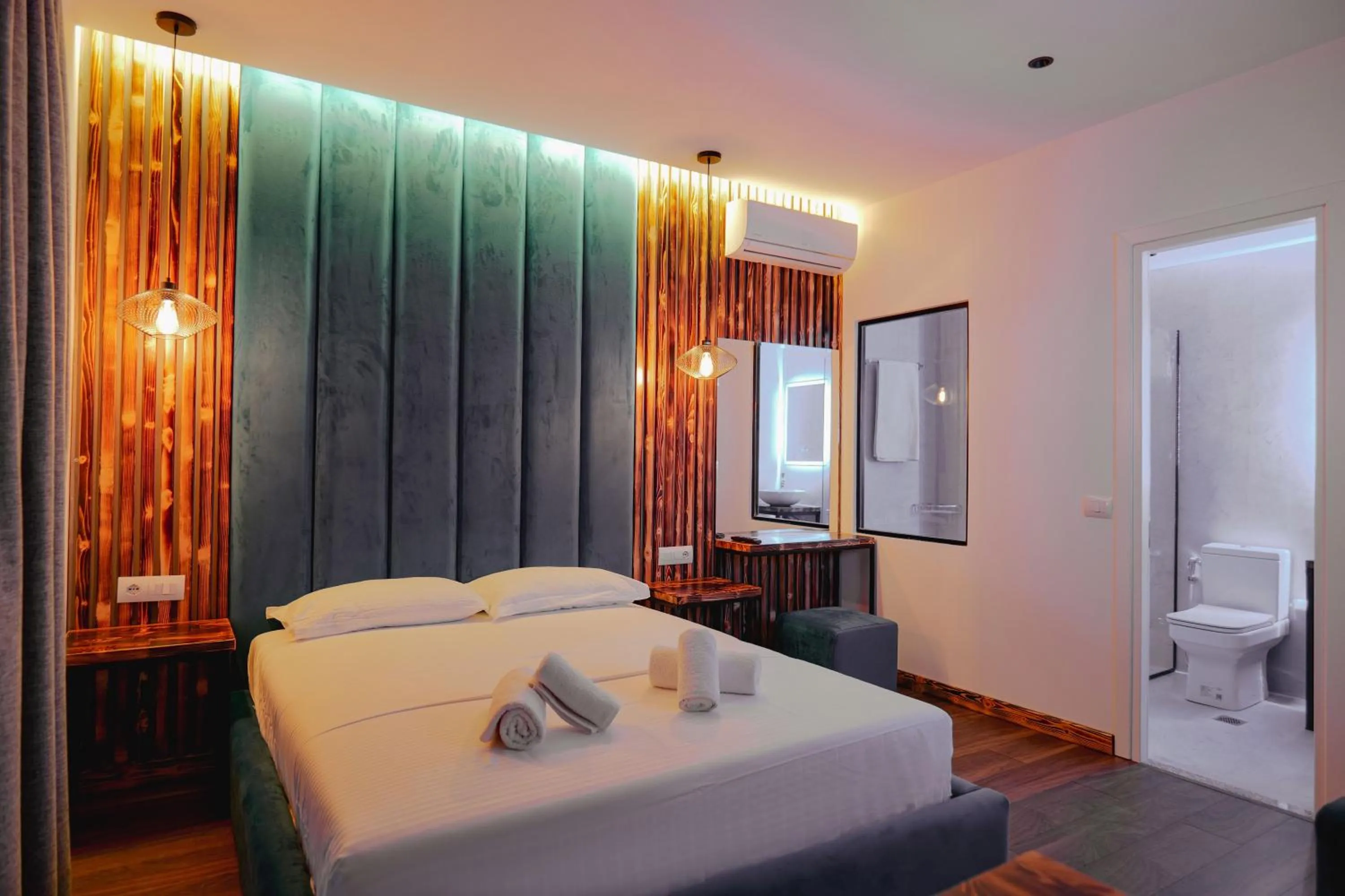 Bedroom, Bed in Hotel Piramida