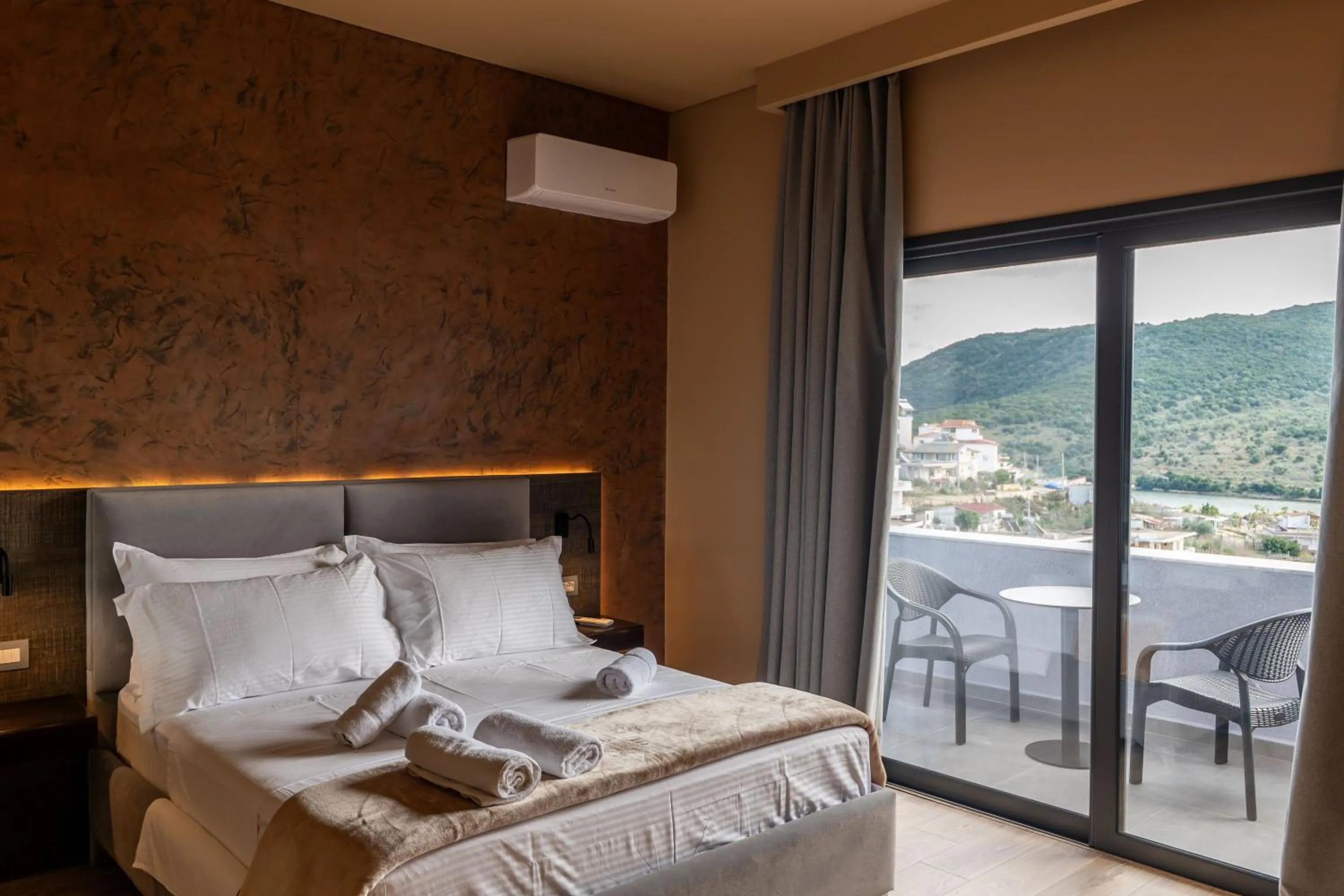 Bed in Hotel Piramida