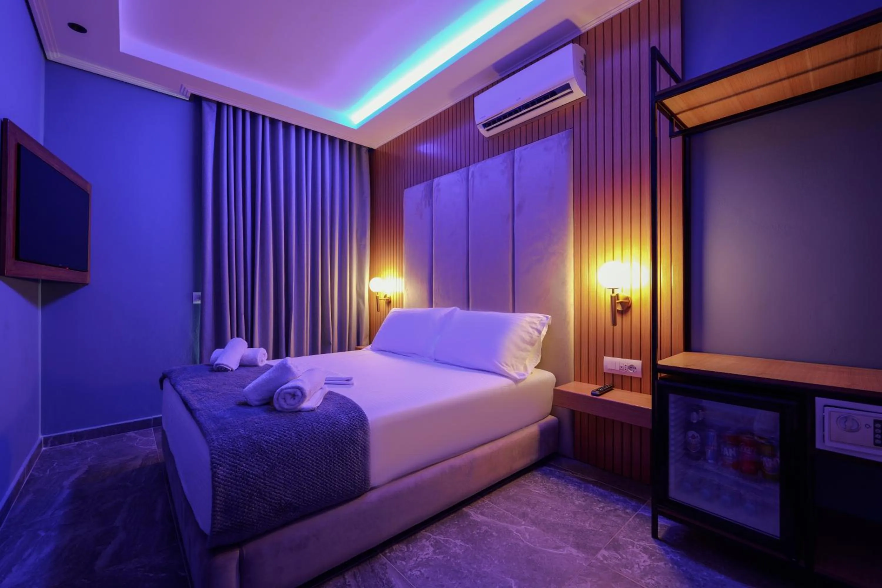 Bed in Hotel Piramida