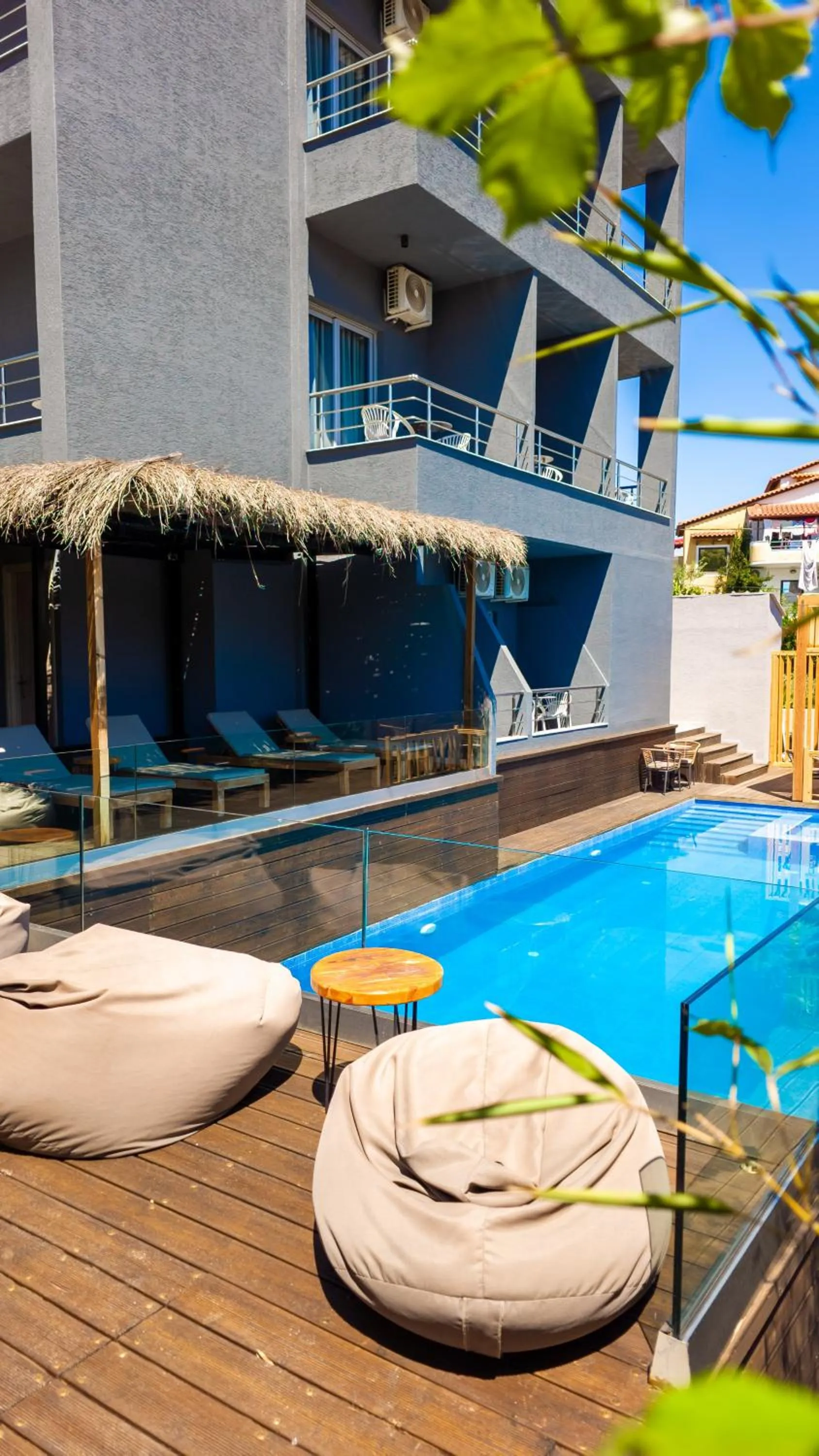 Day in Hotel Piramida