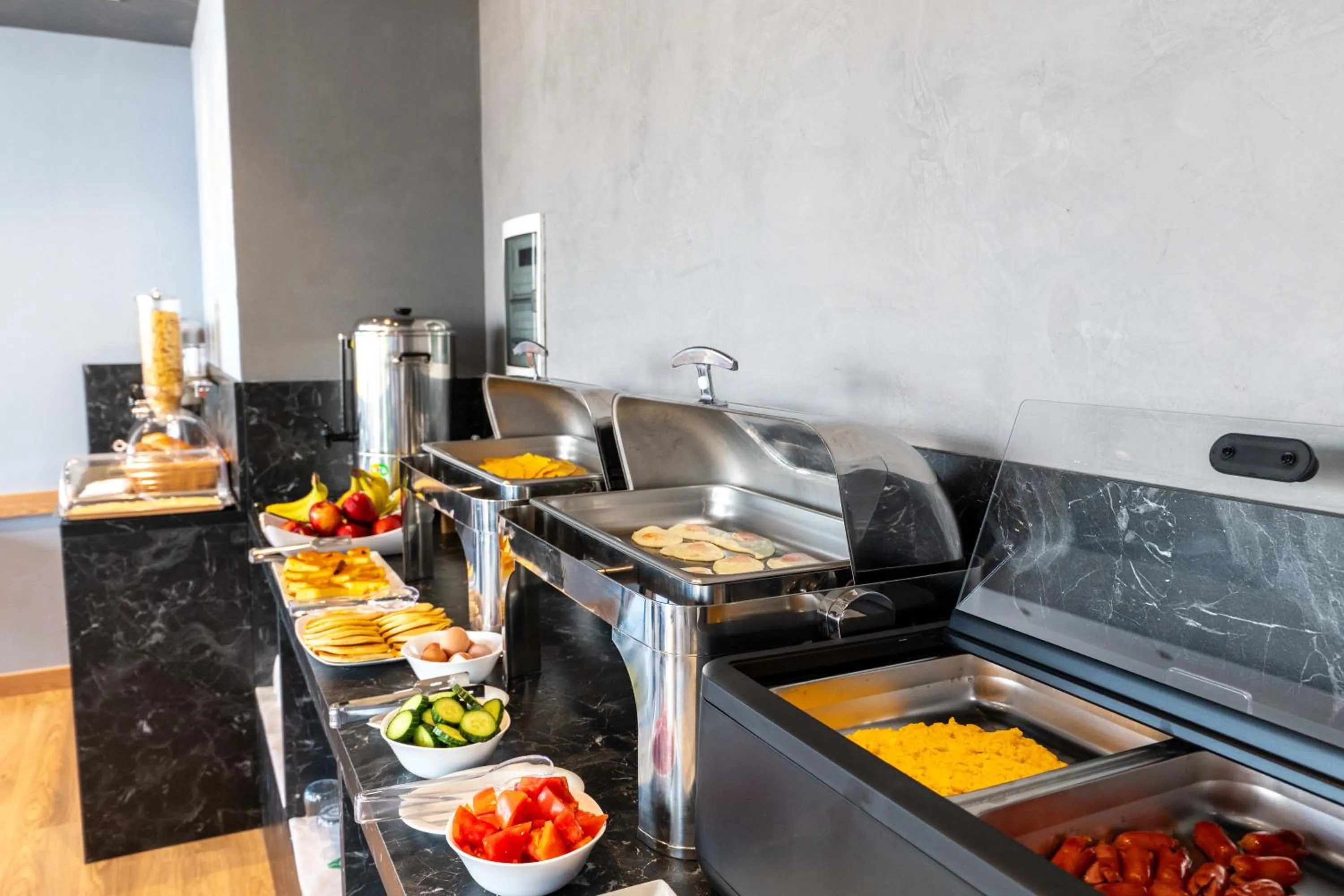 Food and drinks in Hotel Piramida