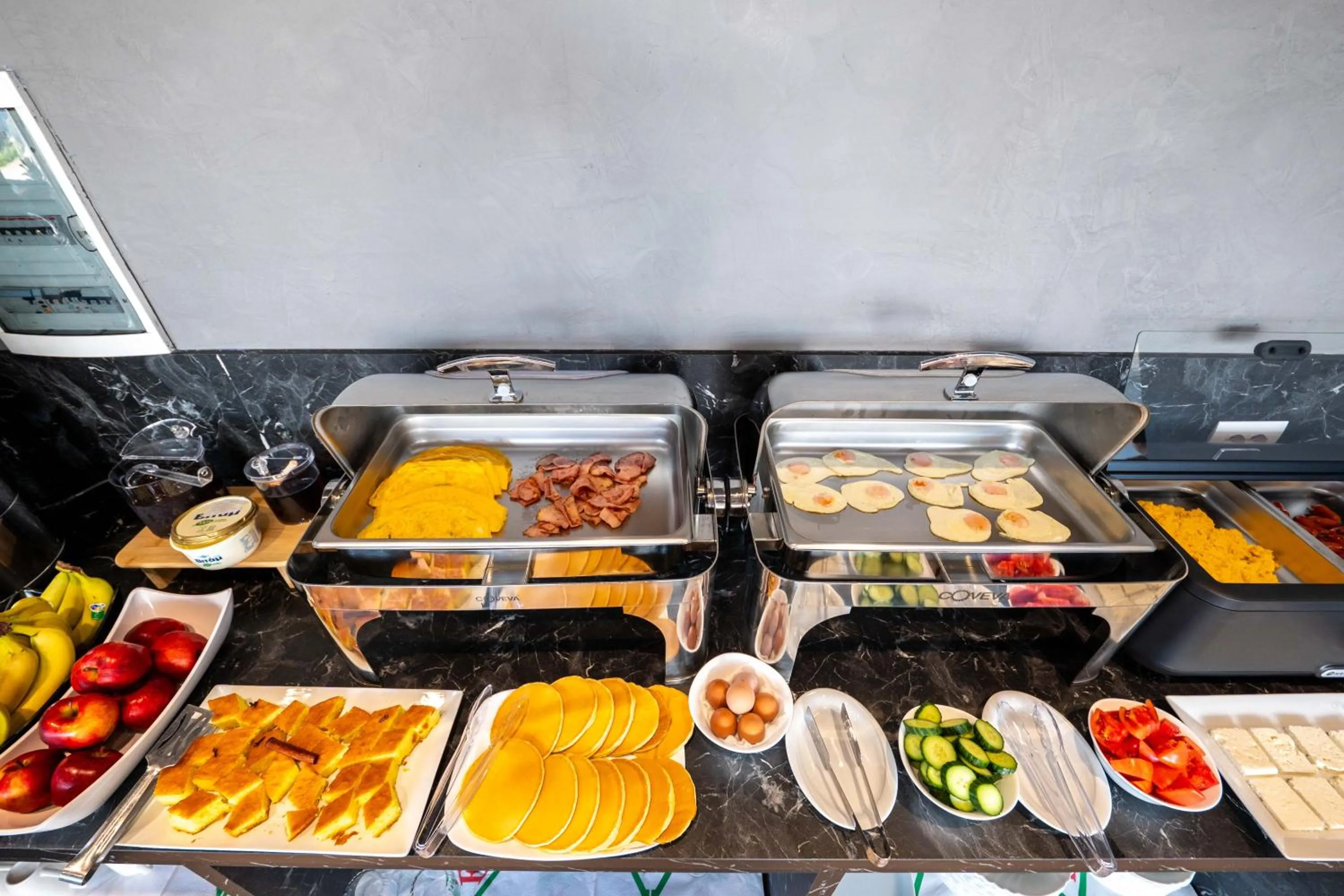 Food and drinks in Hotel Piramida