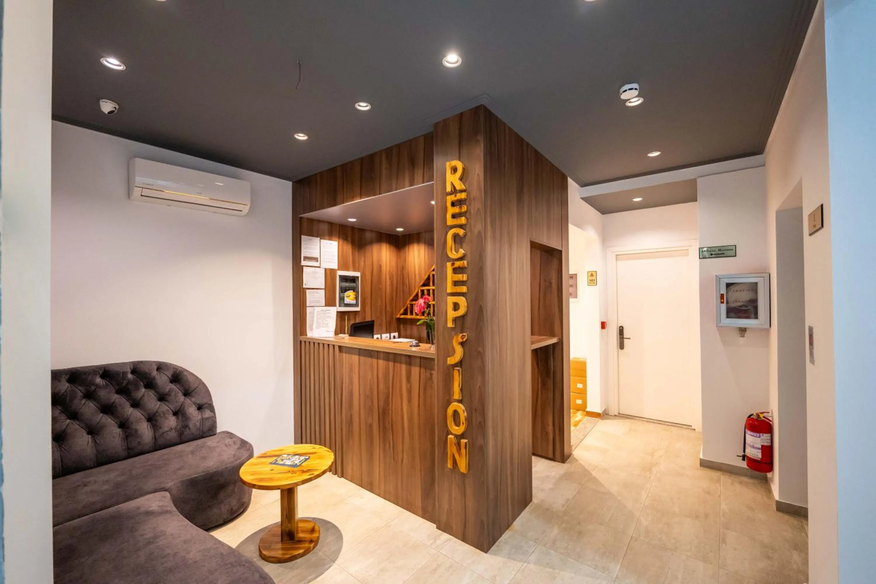 Lobby or reception in Hotel Piramida