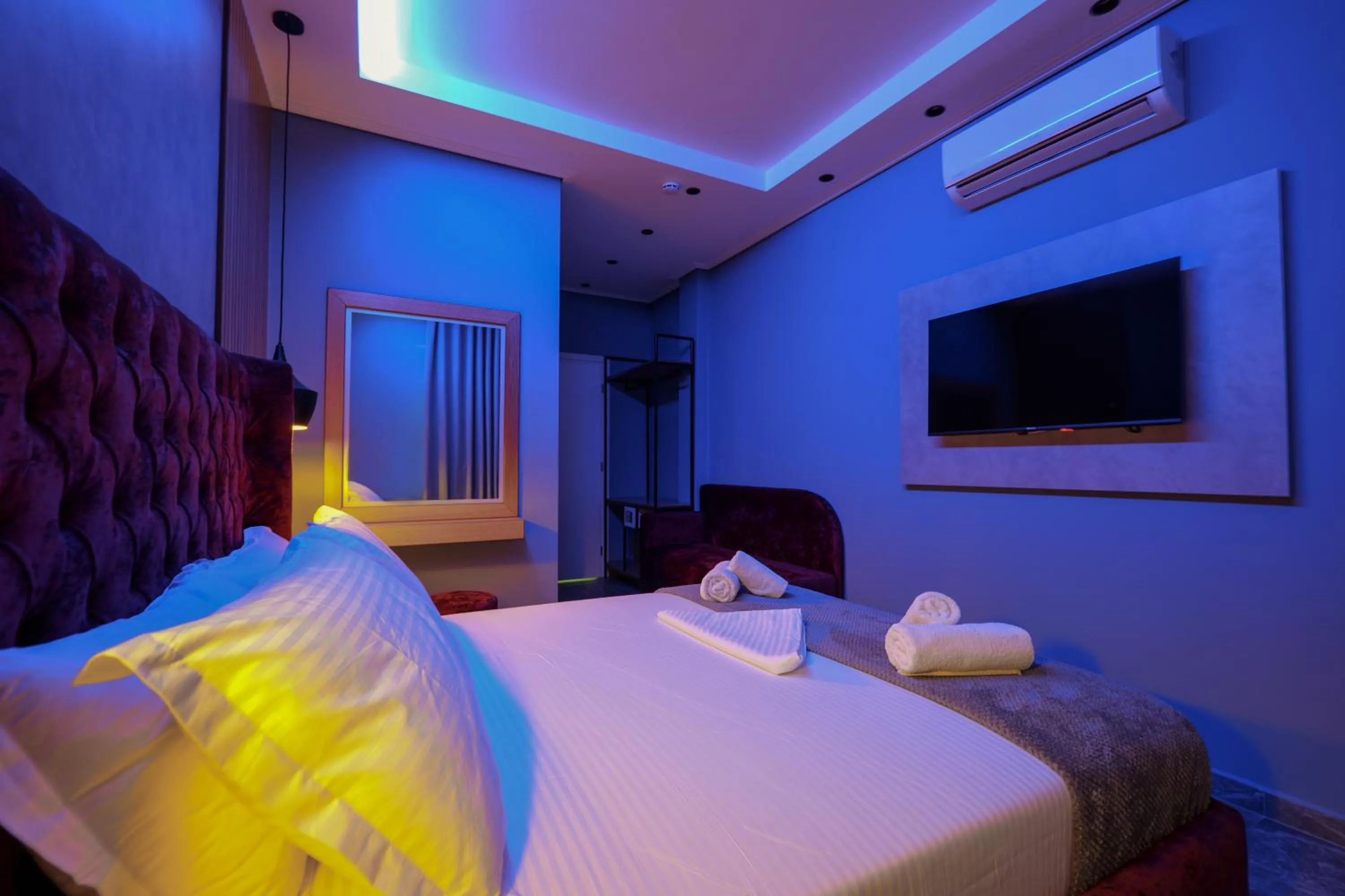 Bed in Hotel Piramida