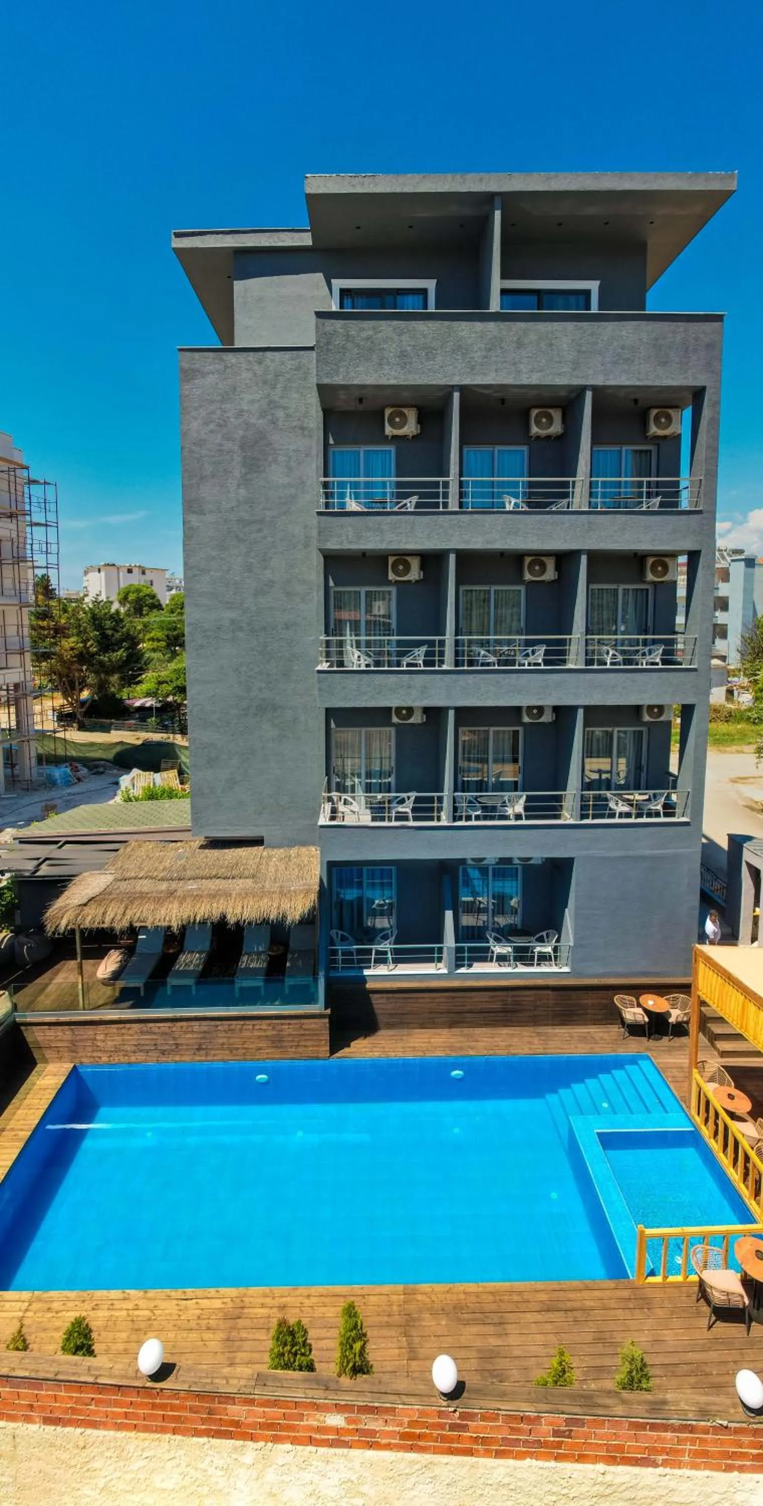 Property building in Hotel Piramida