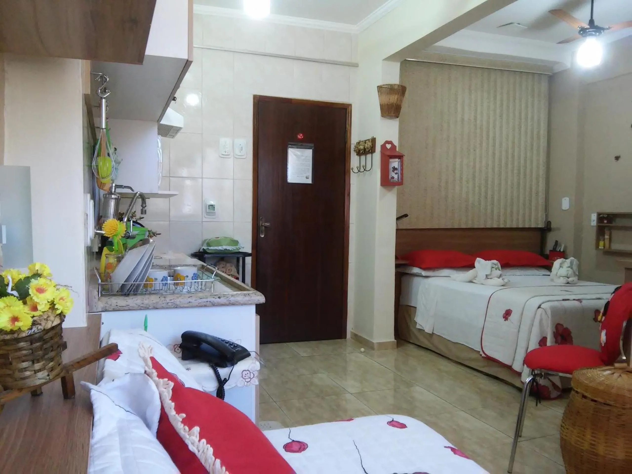 Photo of the whole room, Bed in Apart Hotel em Caxambu207