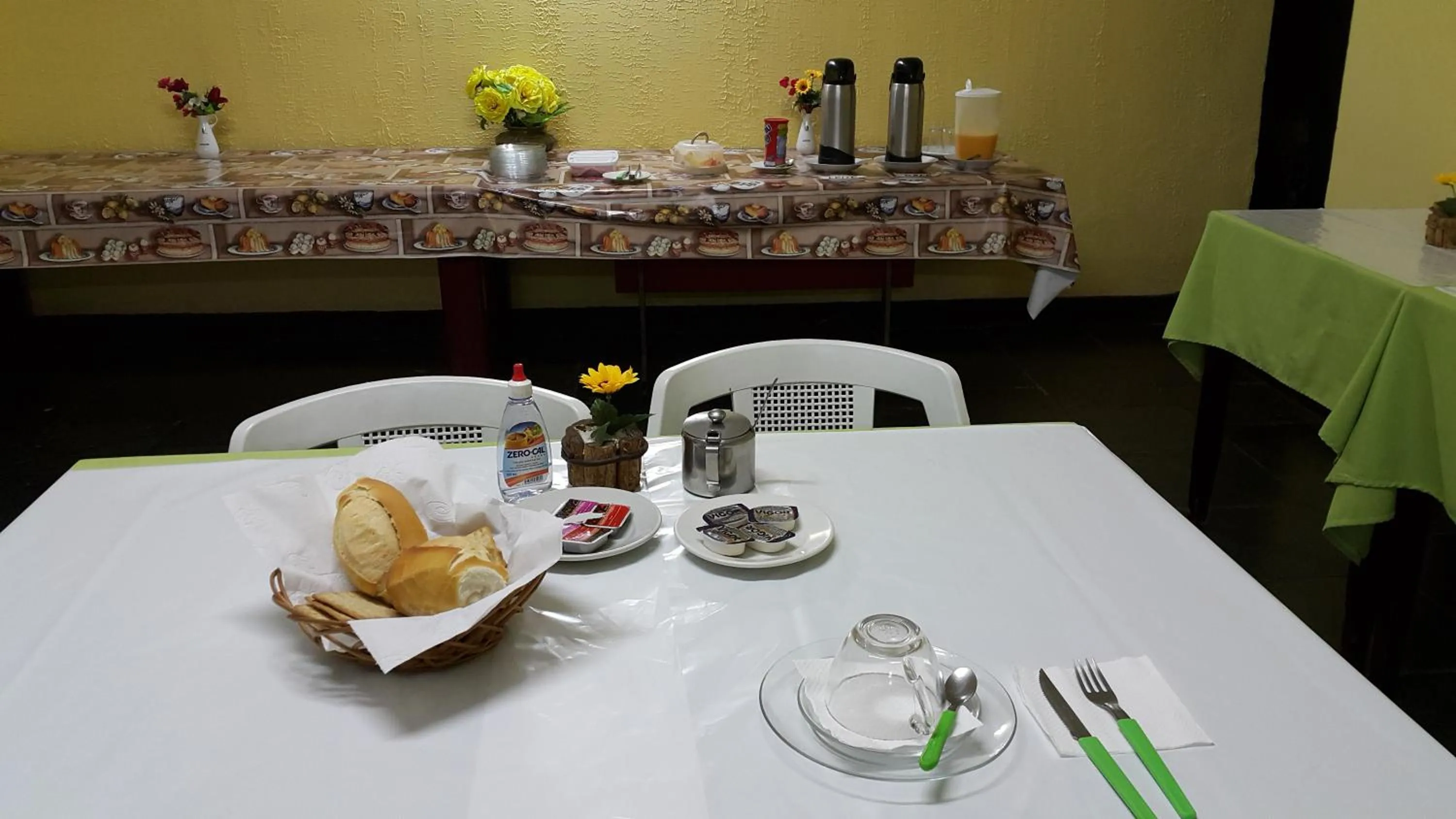 Continental breakfast in Apart Hotel em Caxambu207