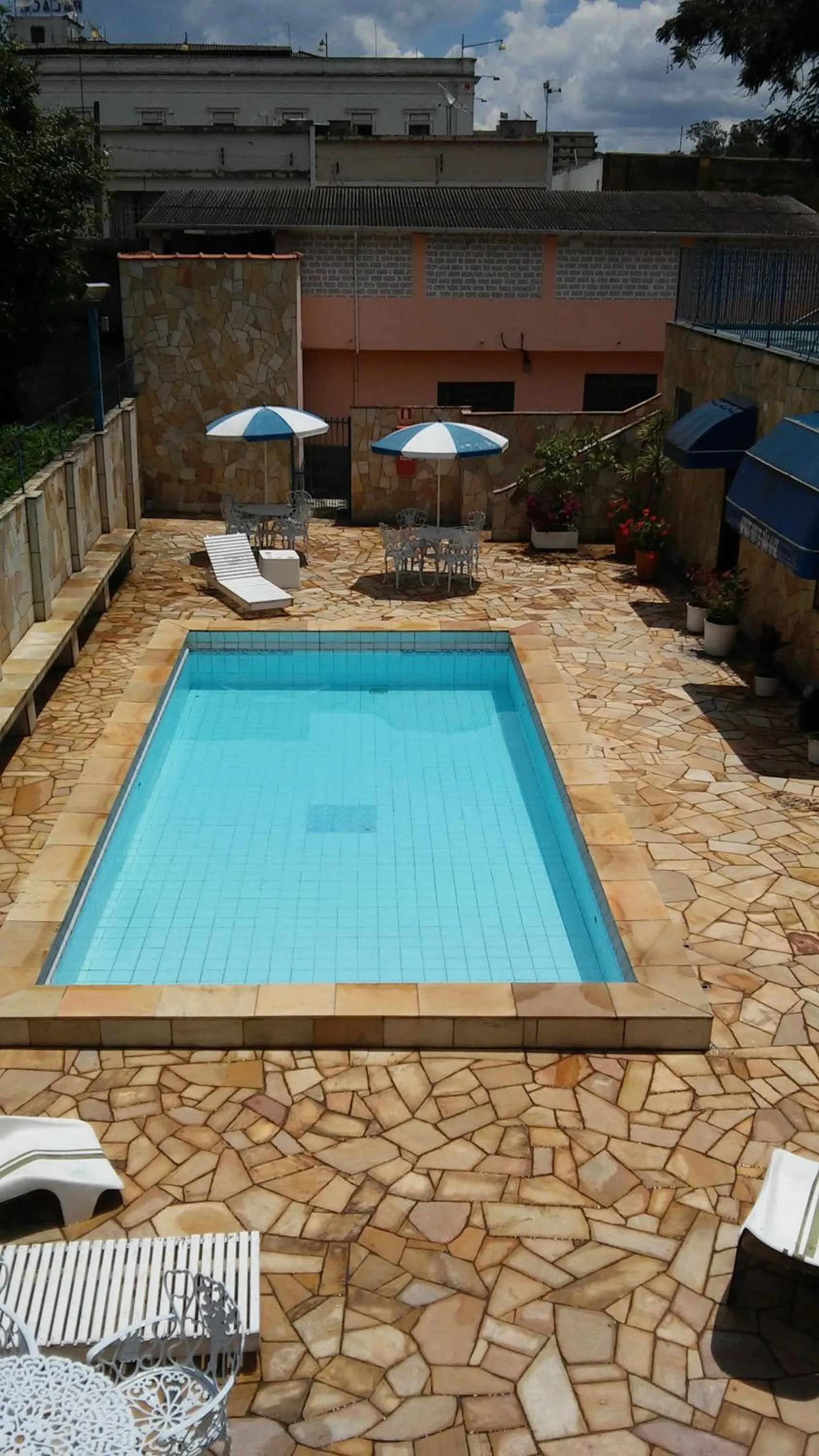 Pool view in Apart Hotel em Caxambu207