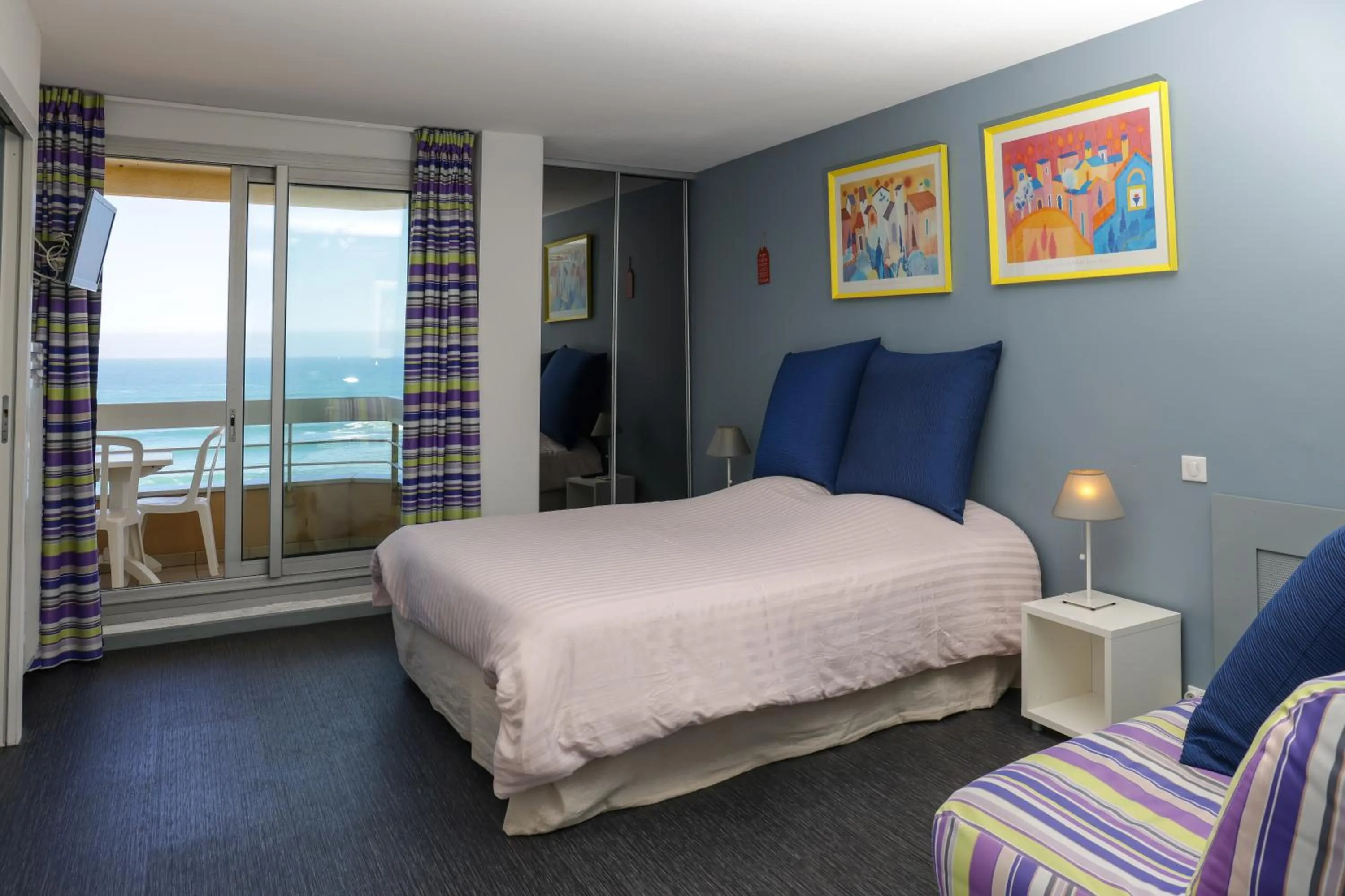 Bed in Résidence Victoria Surf