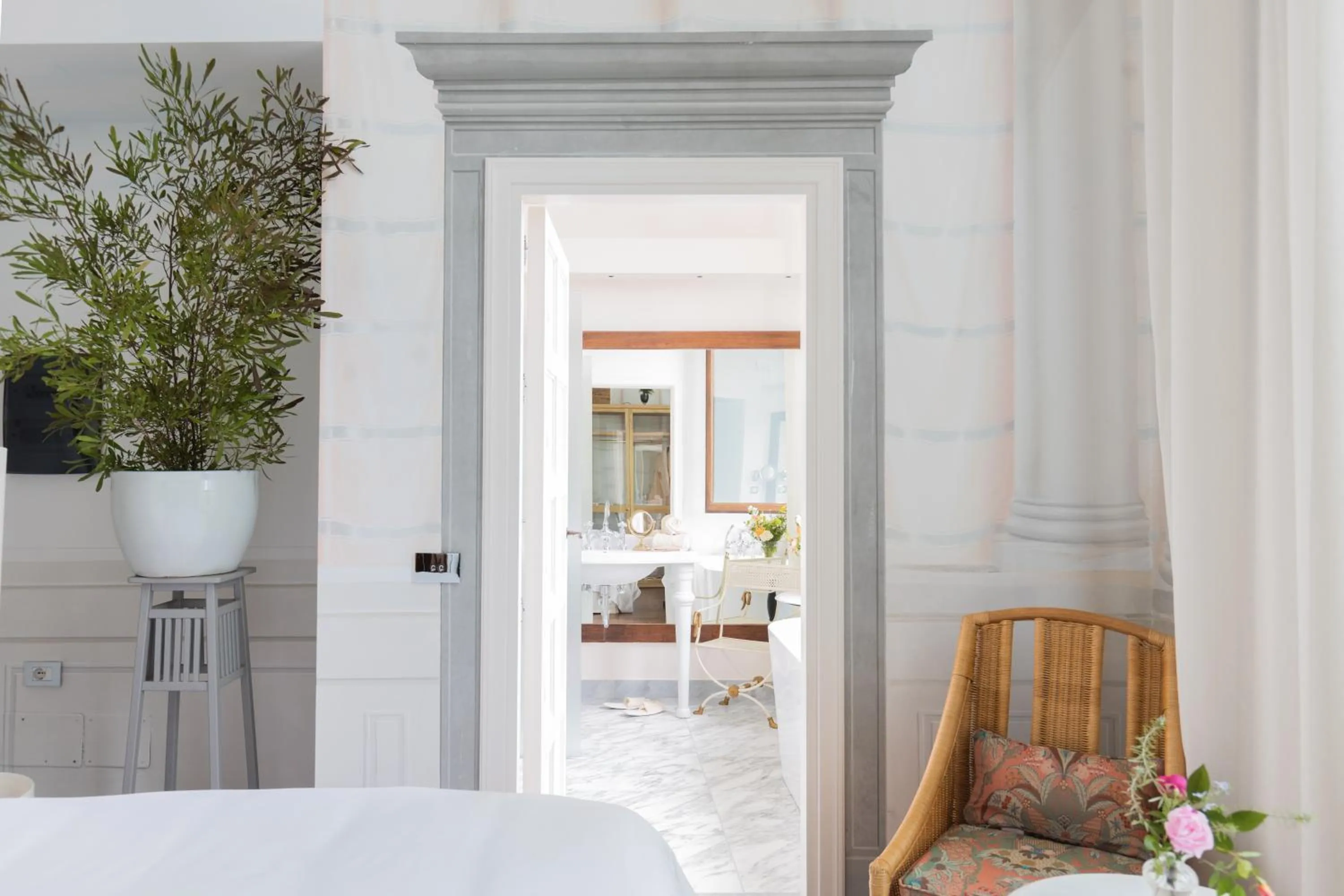 Bathroom, Bed in Il Salviatino Firenze