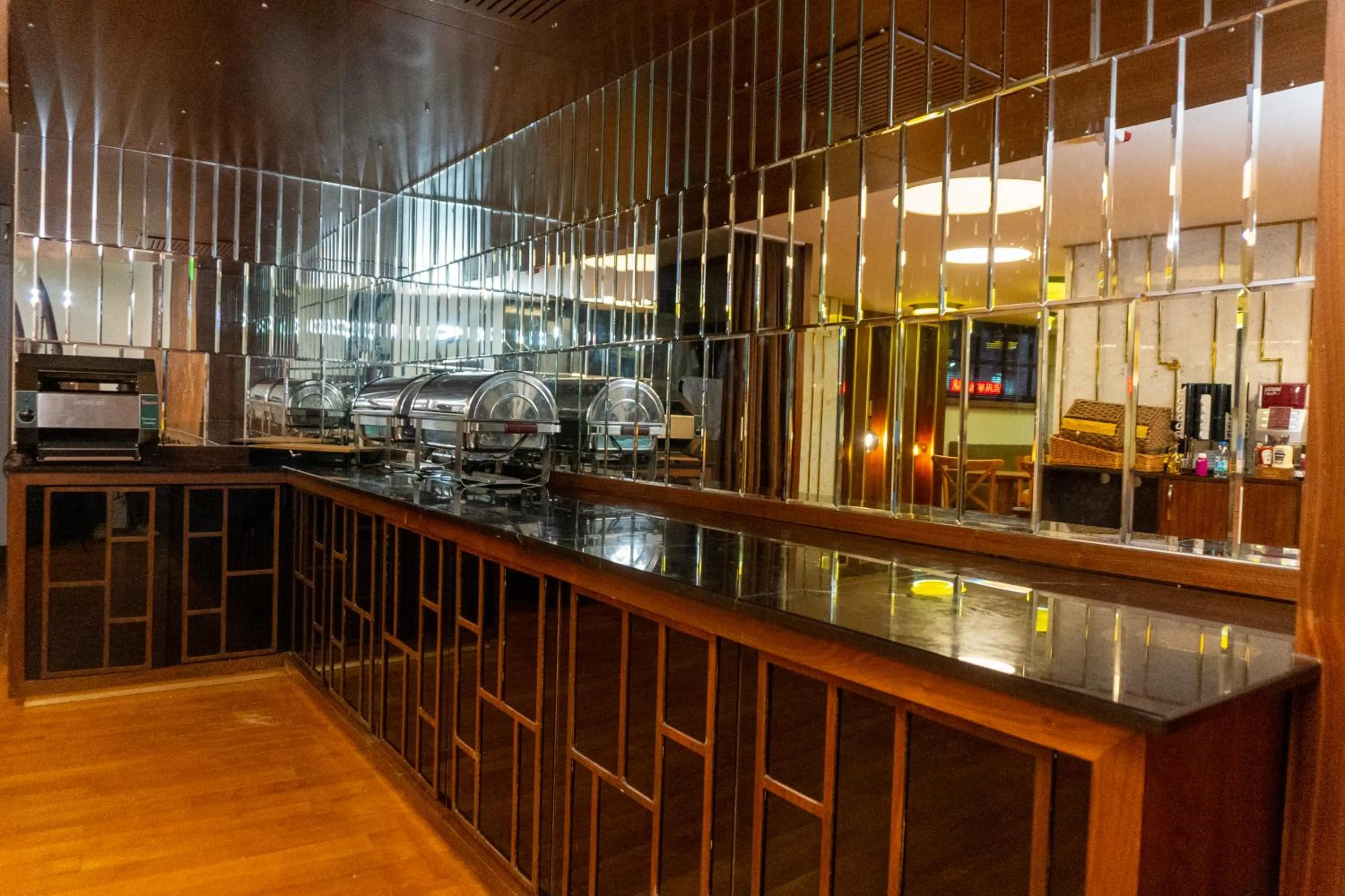 Restaurant/places to eat in Long Stay İstanbul Hotel