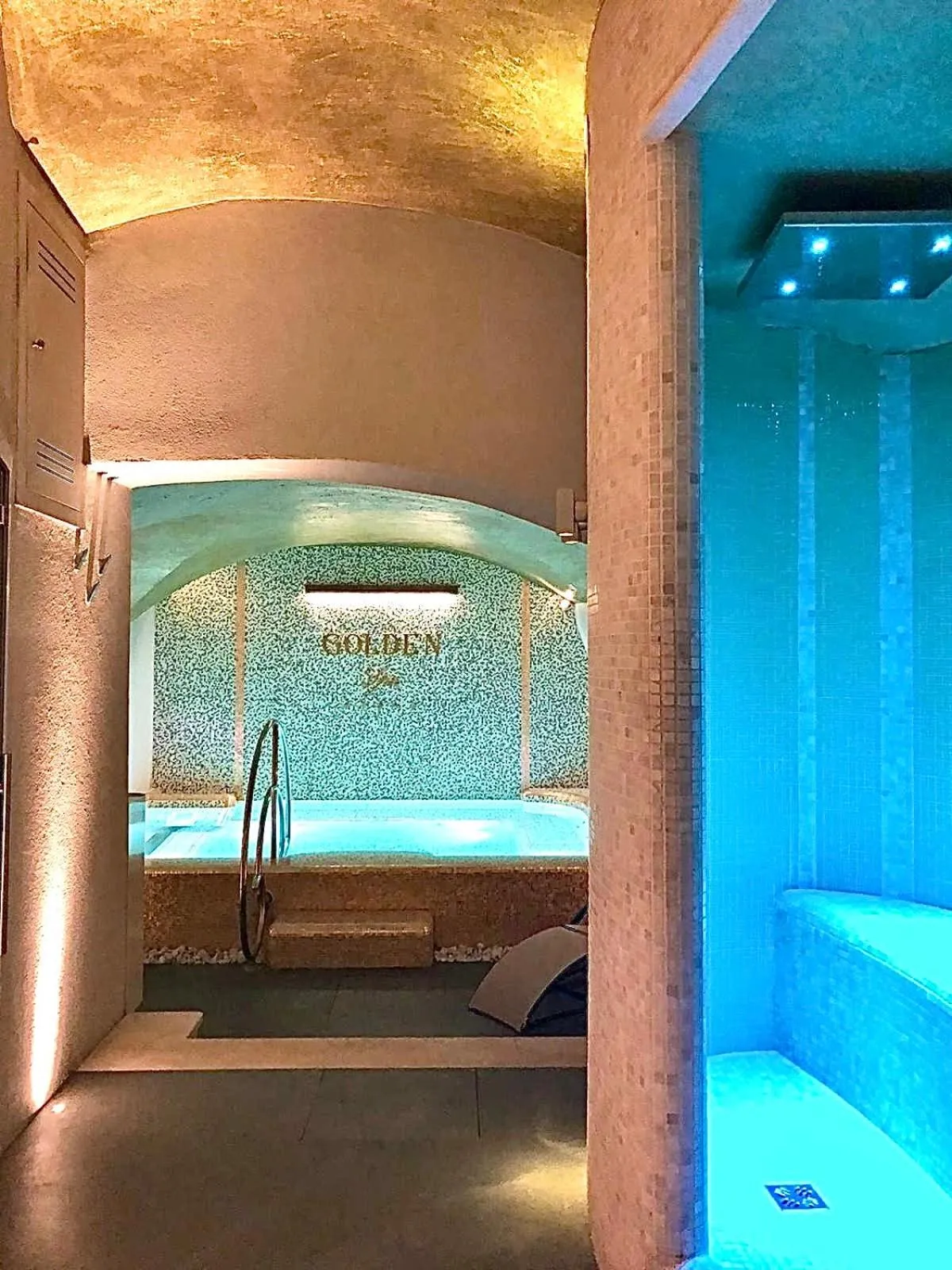 Spa and wellness centre/facilities in Golden Tower Hotel & Spa