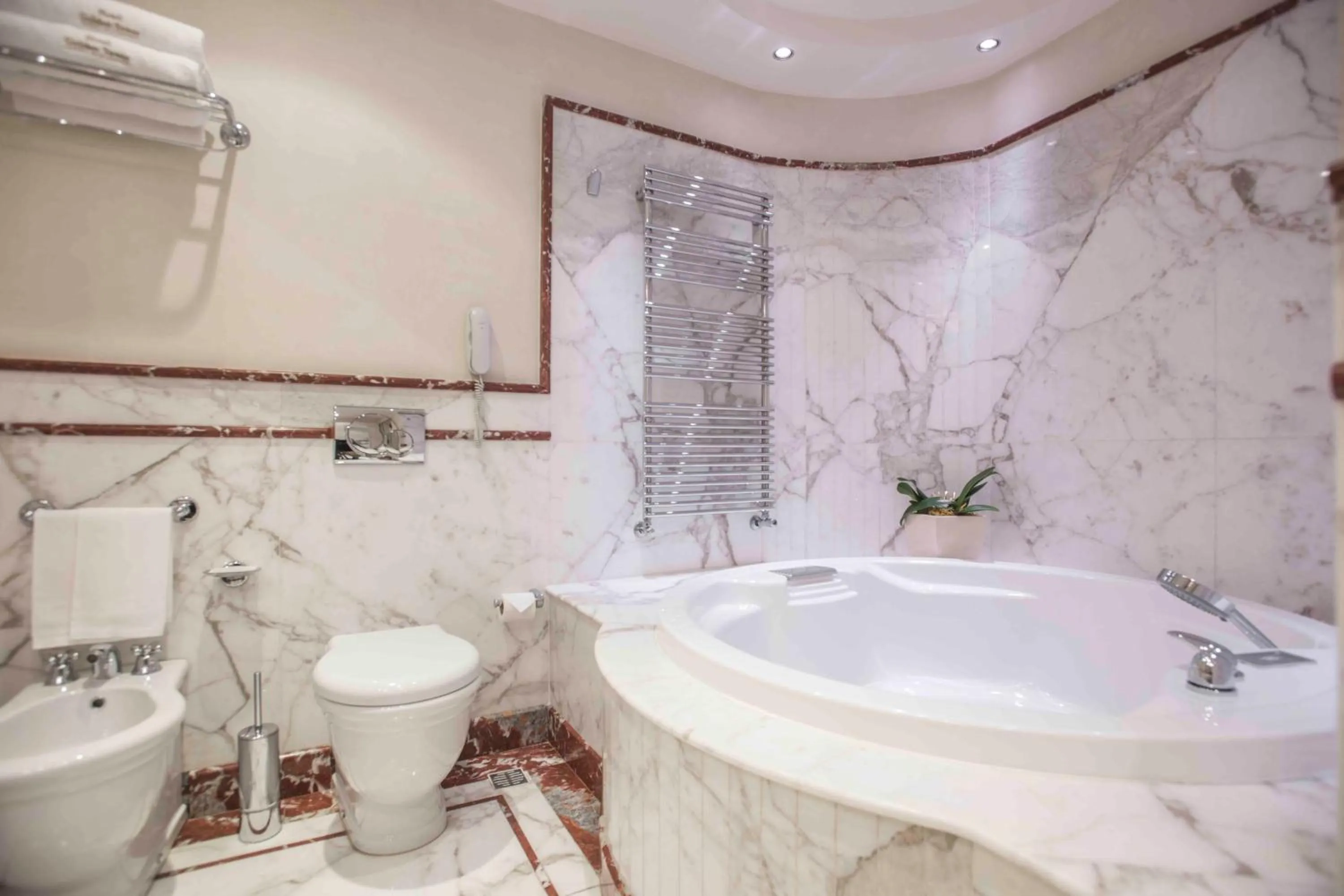 Bathroom in Golden Tower Hotel & Spa