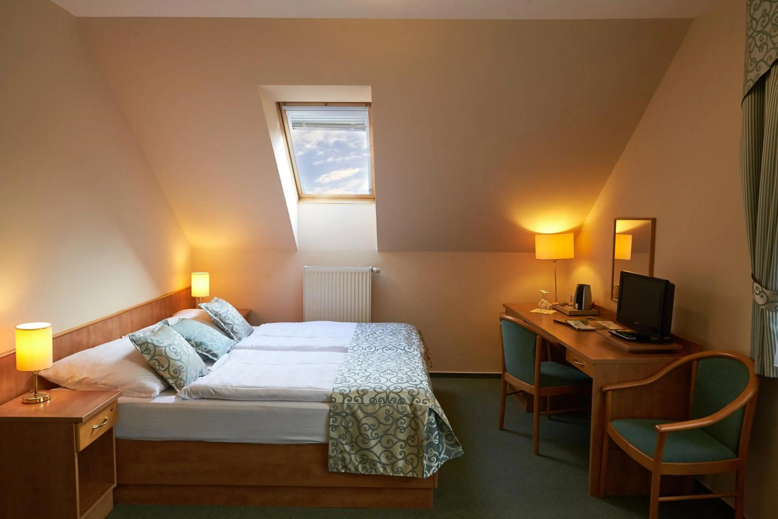 Bed in Hotel Bílý jednorožec
