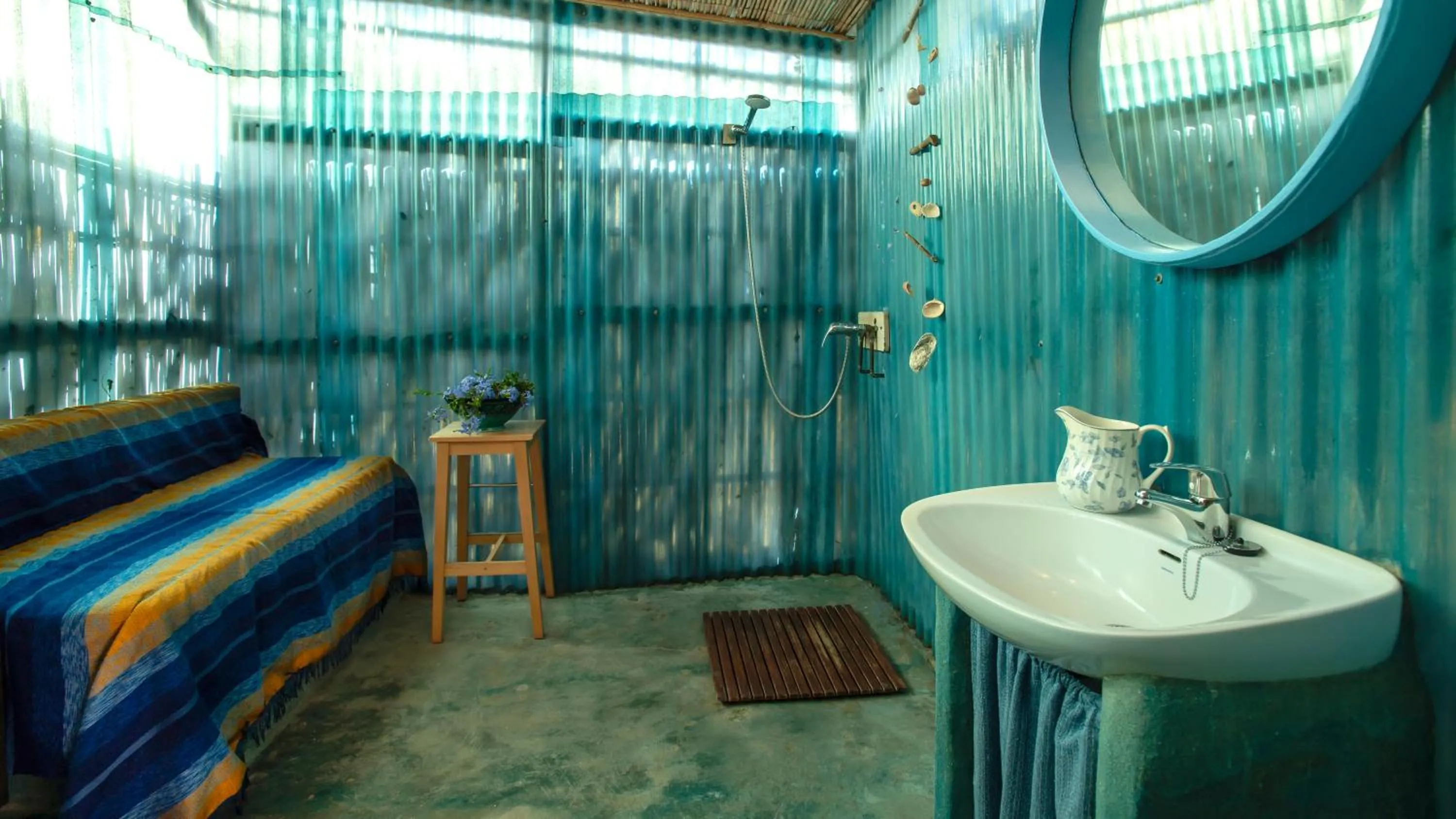 Shower, Bed in Casas Karen