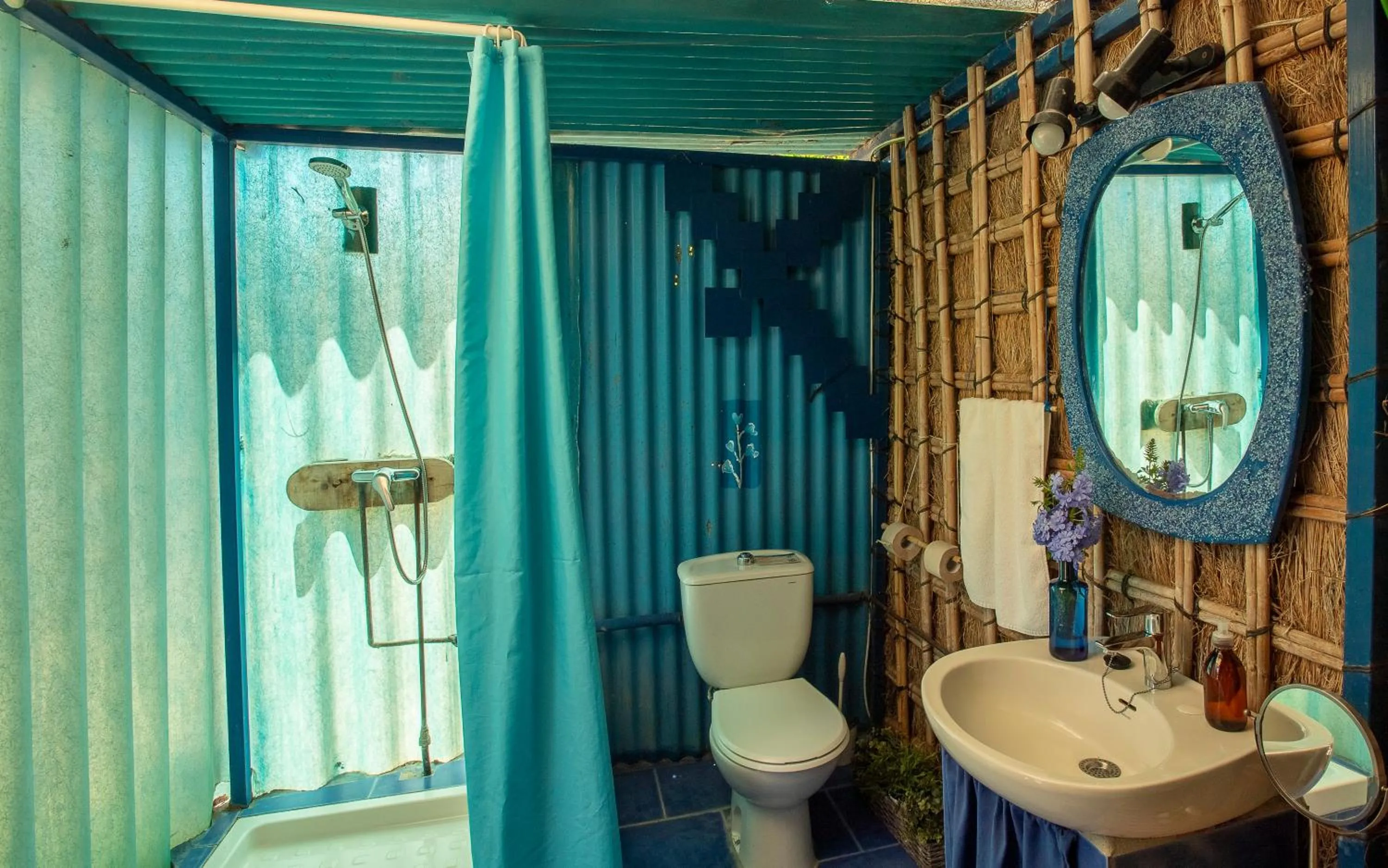 Toilet in Casas Karen