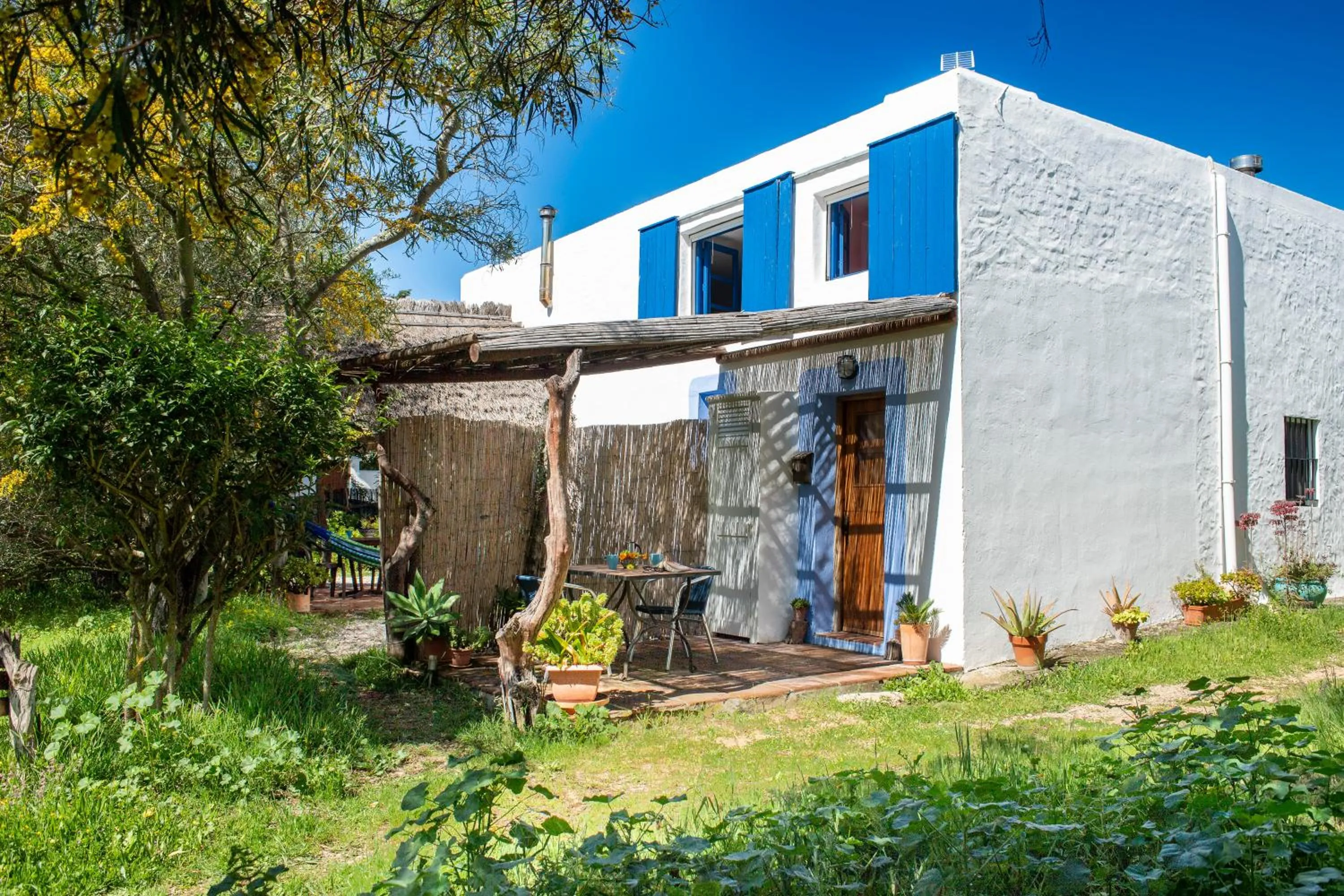 Property building in Casas Karen