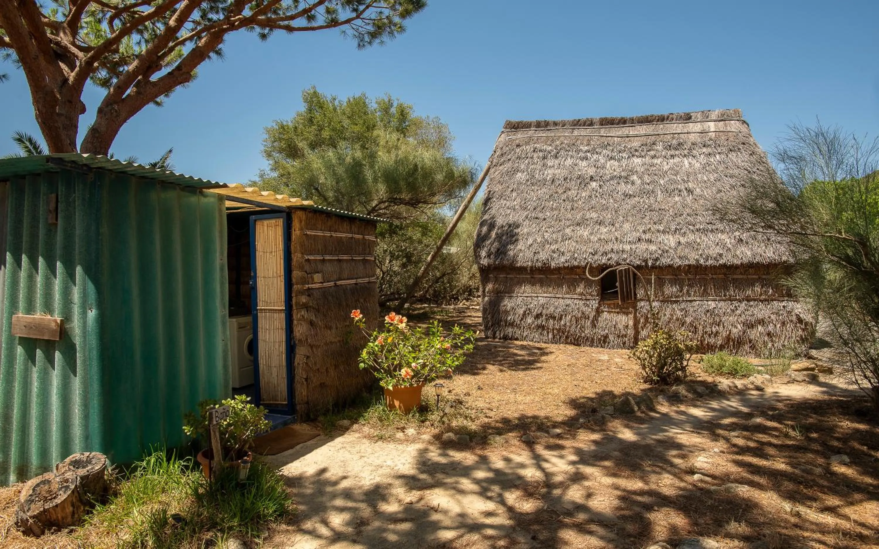 Property building in Casas Karen