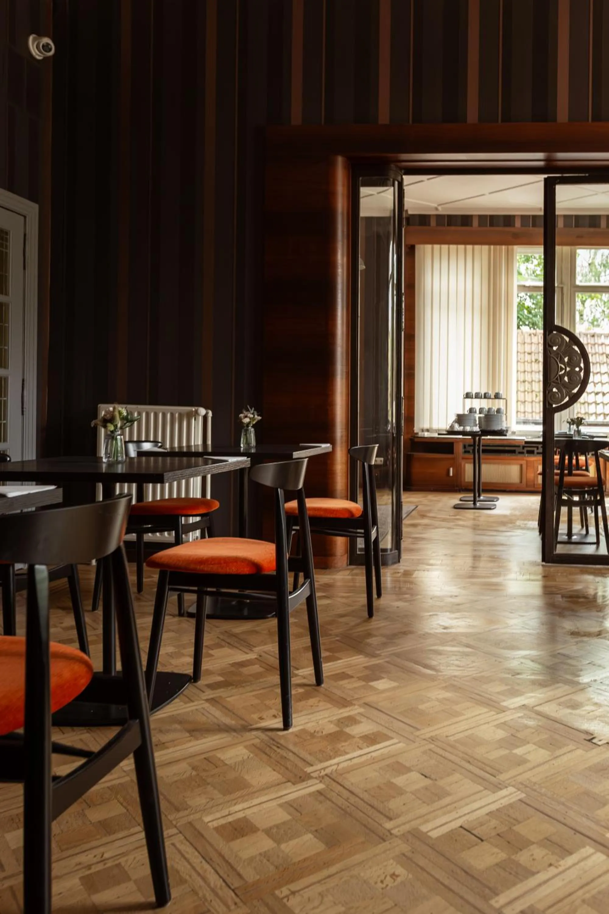 Restaurant/places to eat in Hotel Orion