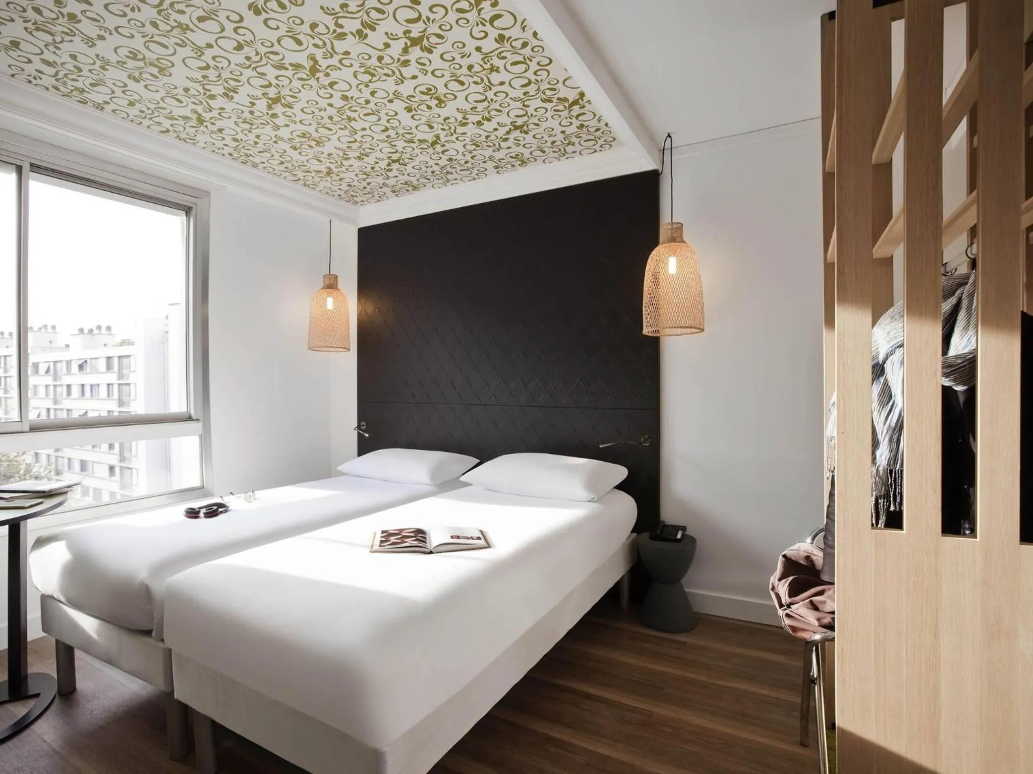 Bedroom, Bed in ibis Styles Paris Buttes Chaumont