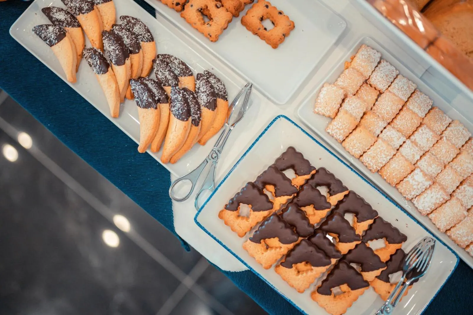 Food and drinks in Nautilus Hotel