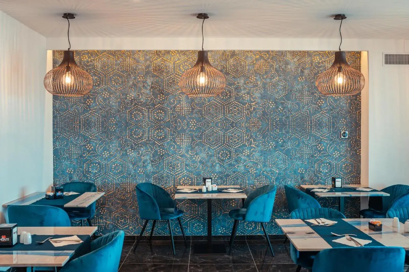 Restaurant/places to eat in Nautilus Hotel Restaurant/places to eat in Nautilus Hotel